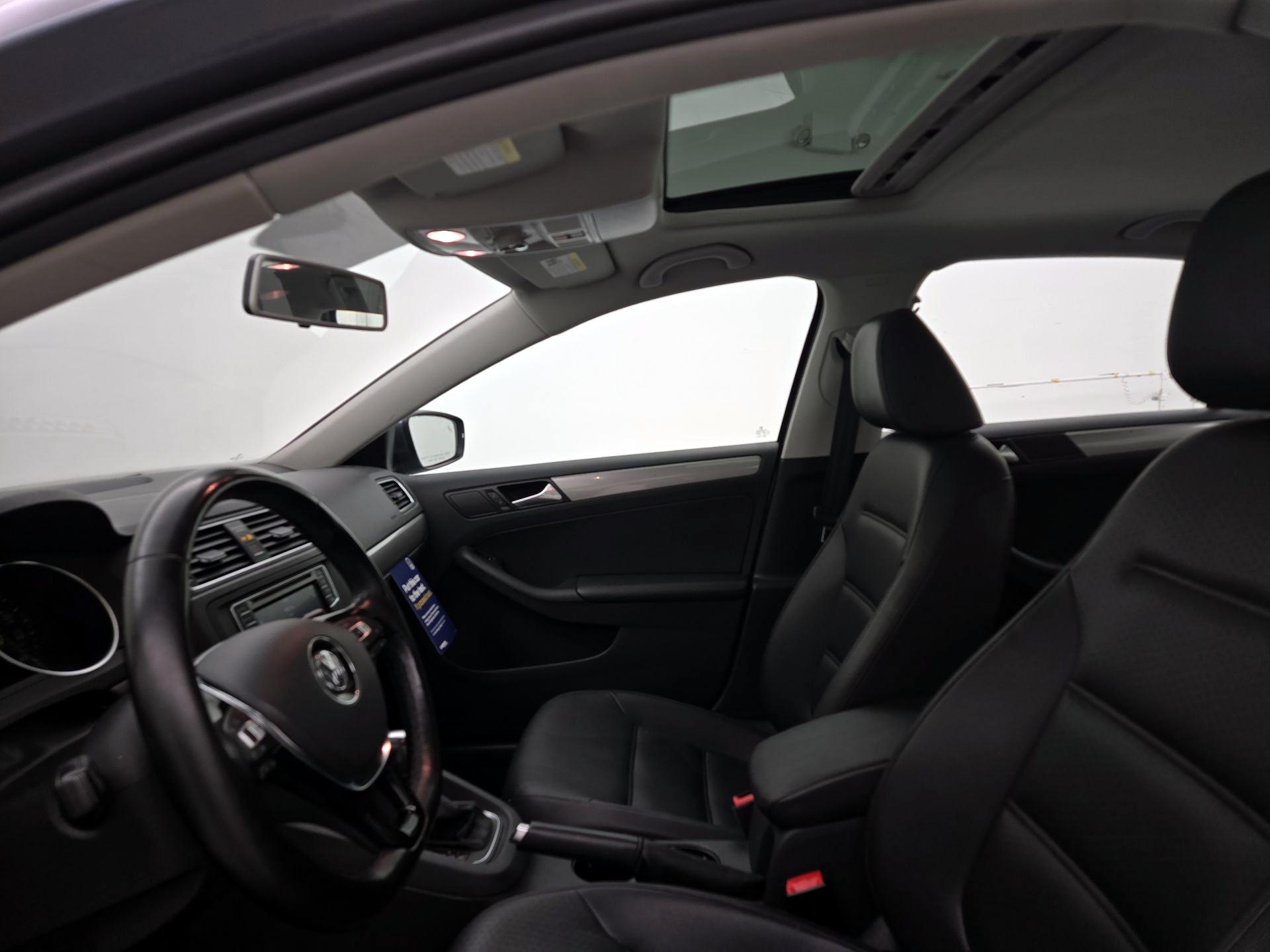 Thumbnail: 2017 Volkswagen Jetta - 18