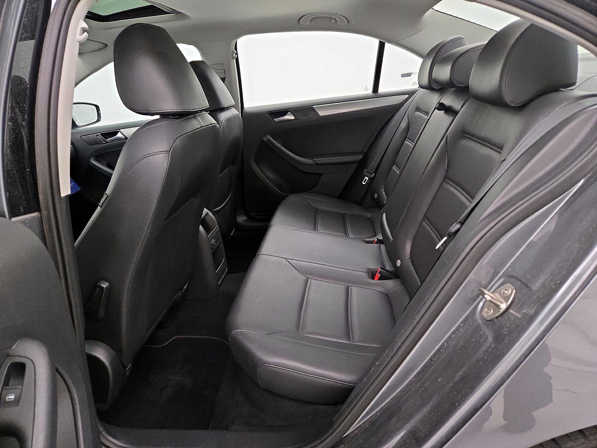 Thumbnail: 2017 Volkswagen Jetta - 19