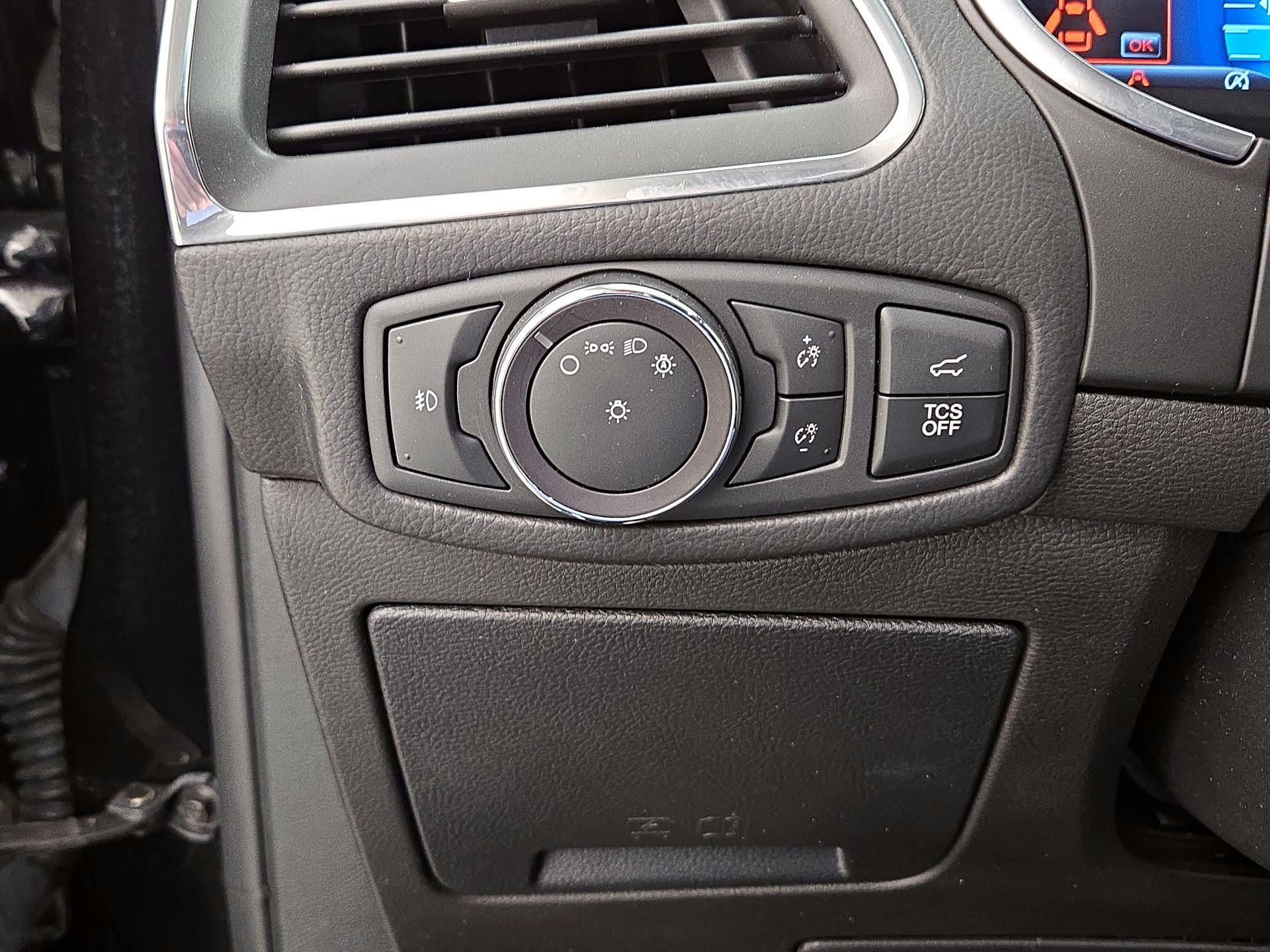 Thumbnail: 2020 Ford Edge - 13