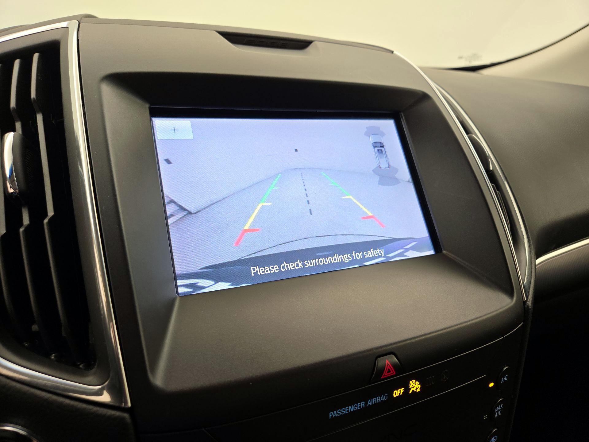 Thumbnail: 2020 Ford Edge - 14