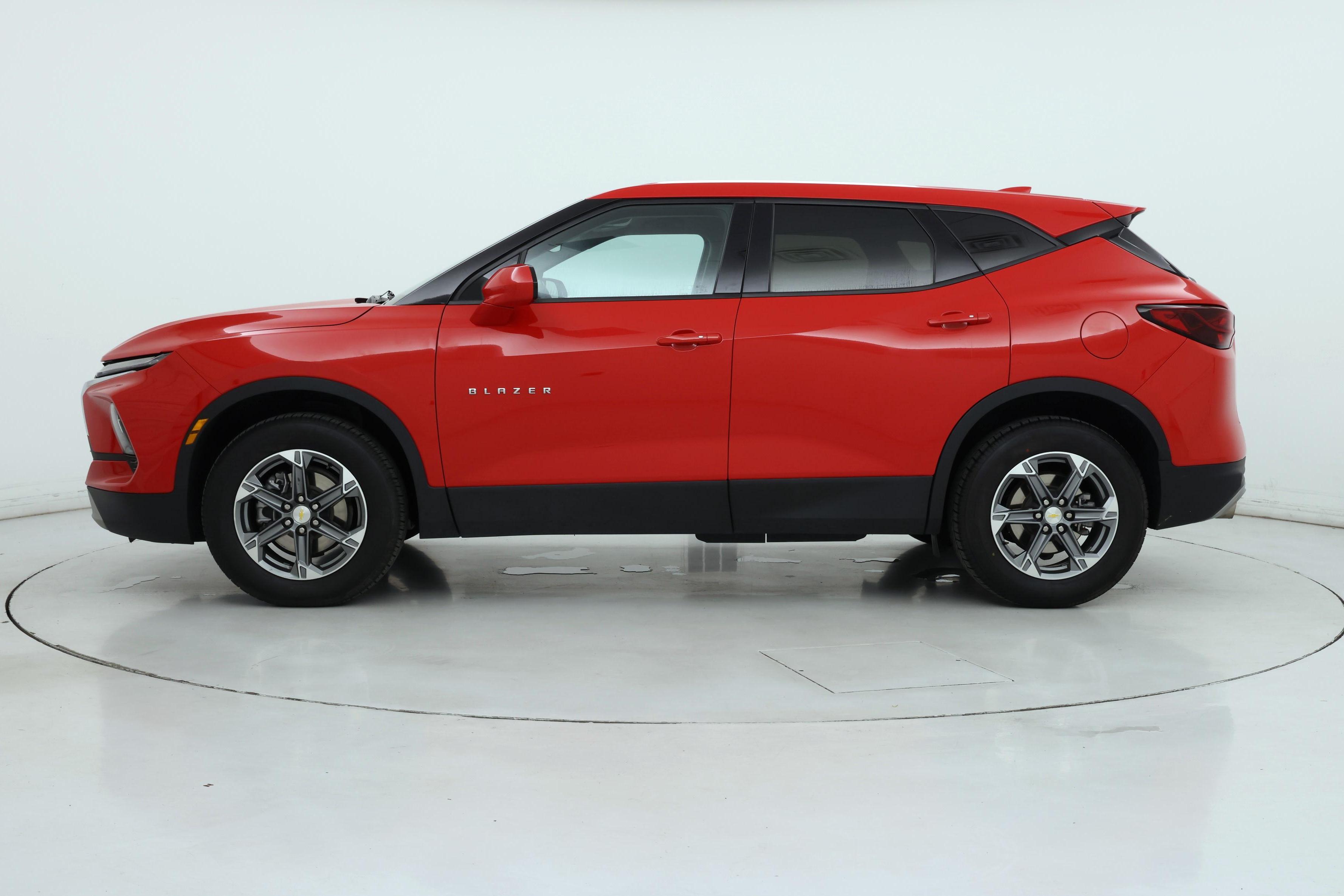 Thumbnail: 2023 Chevrolet Blazer - 3