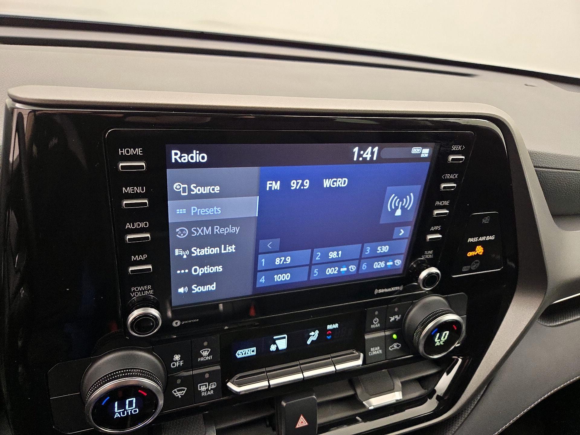 Thumbnail: 2021 Toyota Highlander - 15