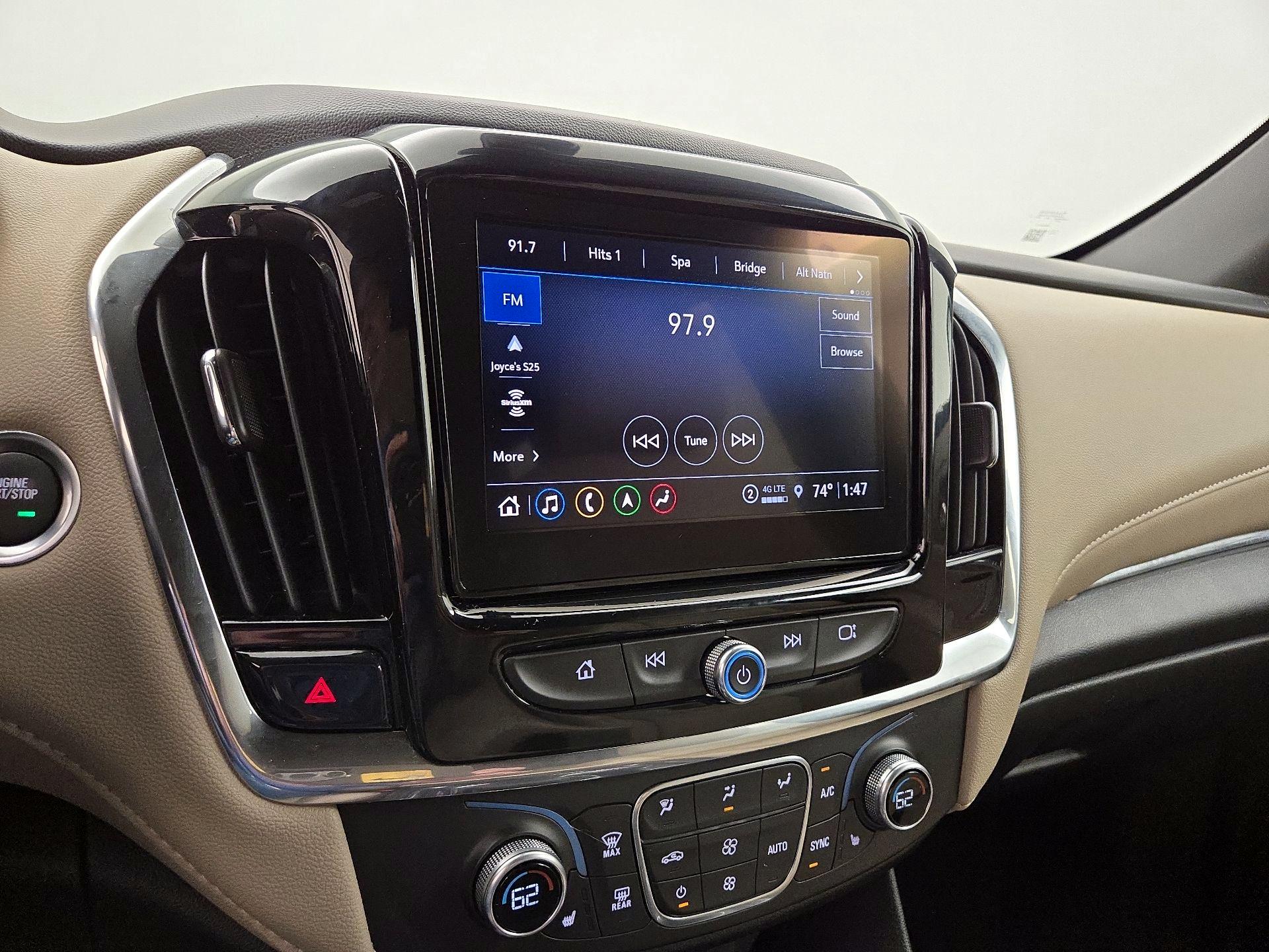 Thumbnail: 2023 Chevrolet Traverse - 16