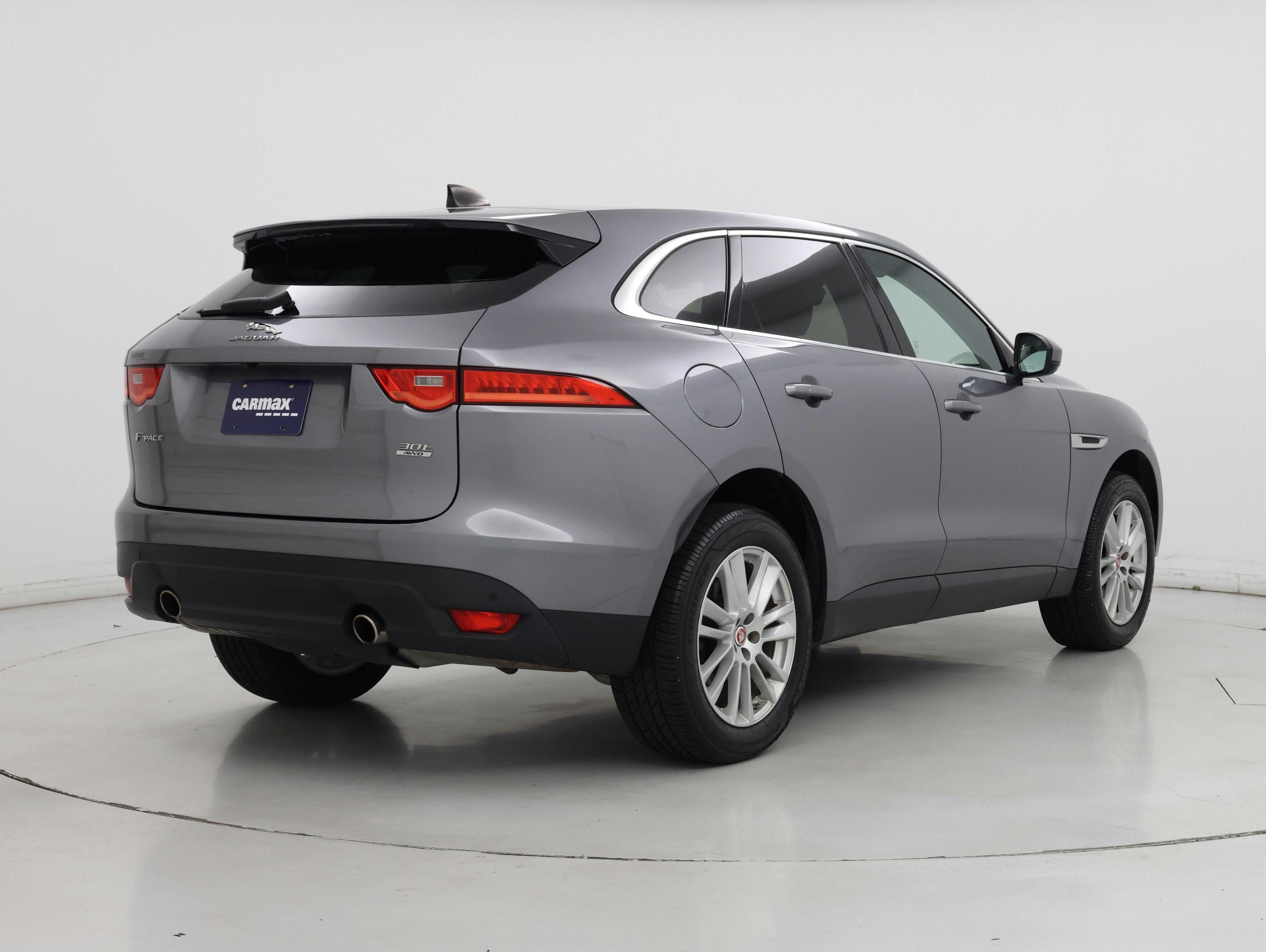 Thumbnail: 2020 Jaguar F-Pace - 8