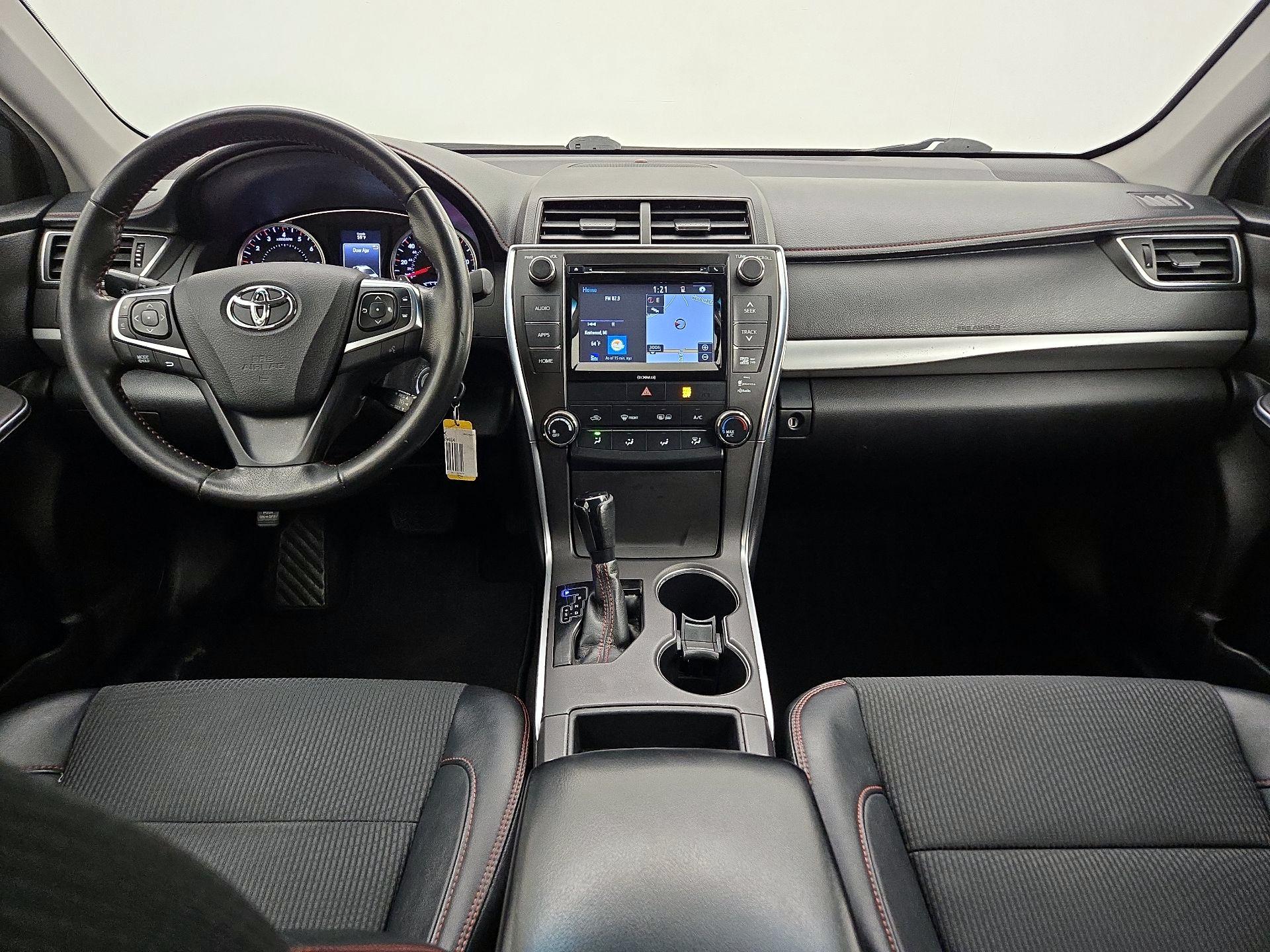 Thumbnail: 2016 Toyota Camry - 9