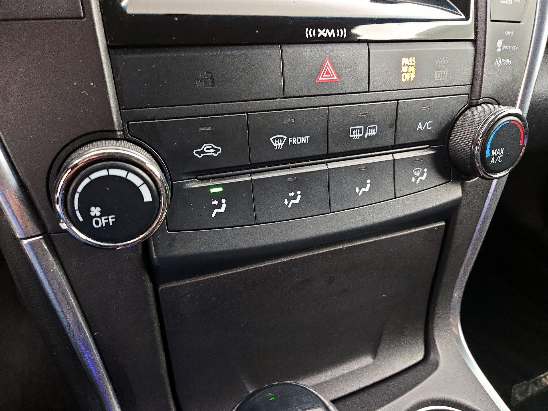 Thumbnail: 2016 Toyota Camry - 17