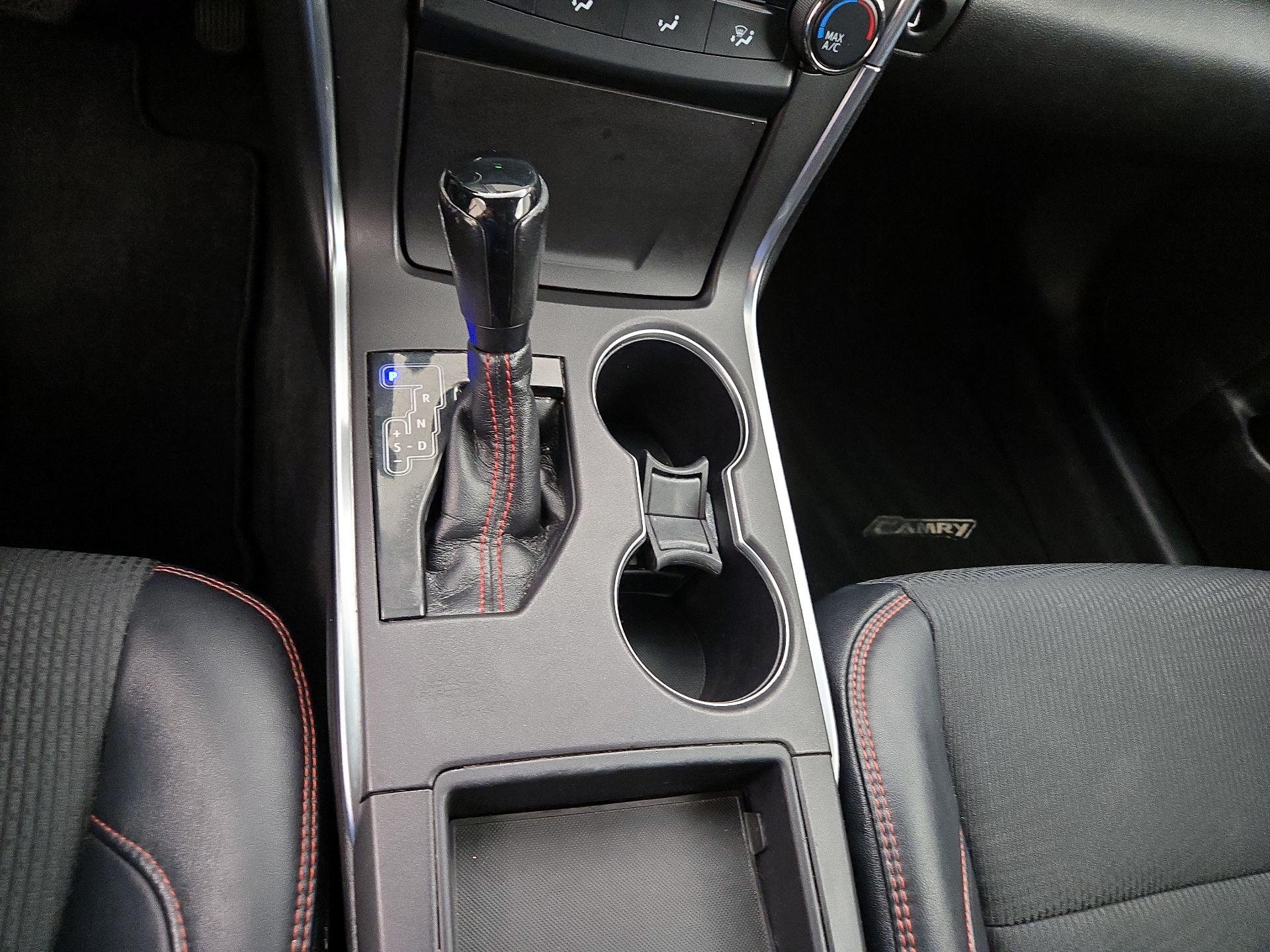 Thumbnail: 2016 Toyota Camry - 18