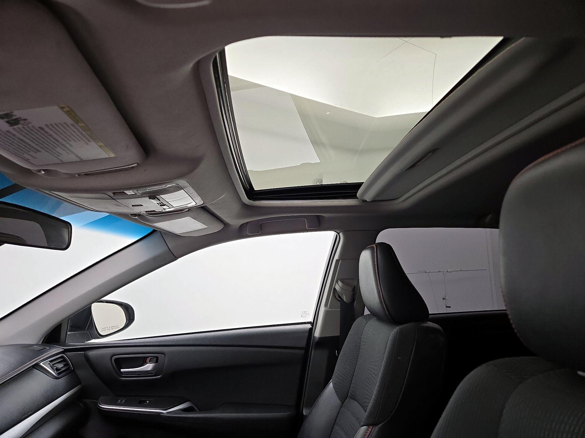 Thumbnail: 2016 Toyota Camry - 20