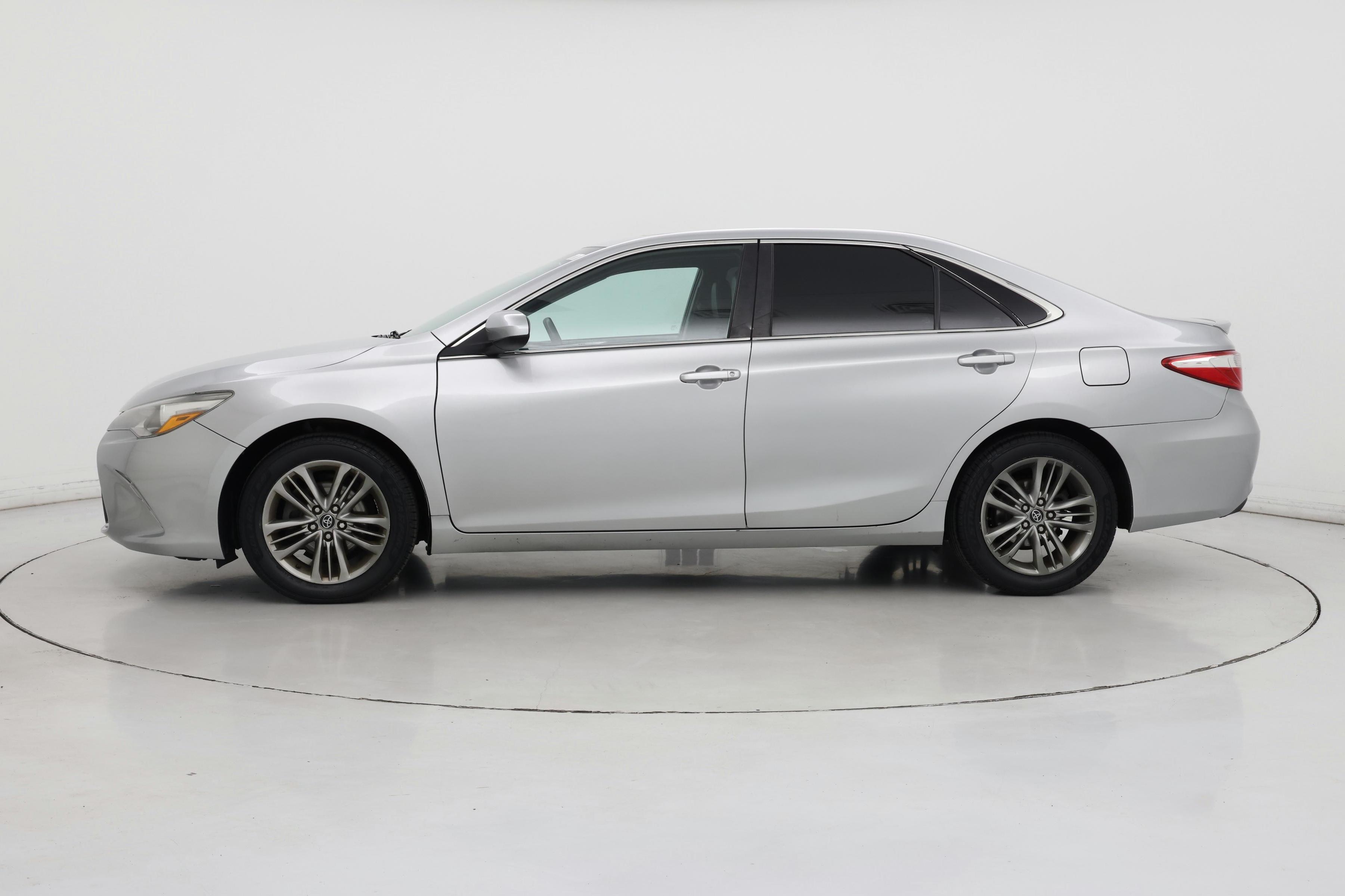Thumbnail: 2016 Toyota Camry - 3