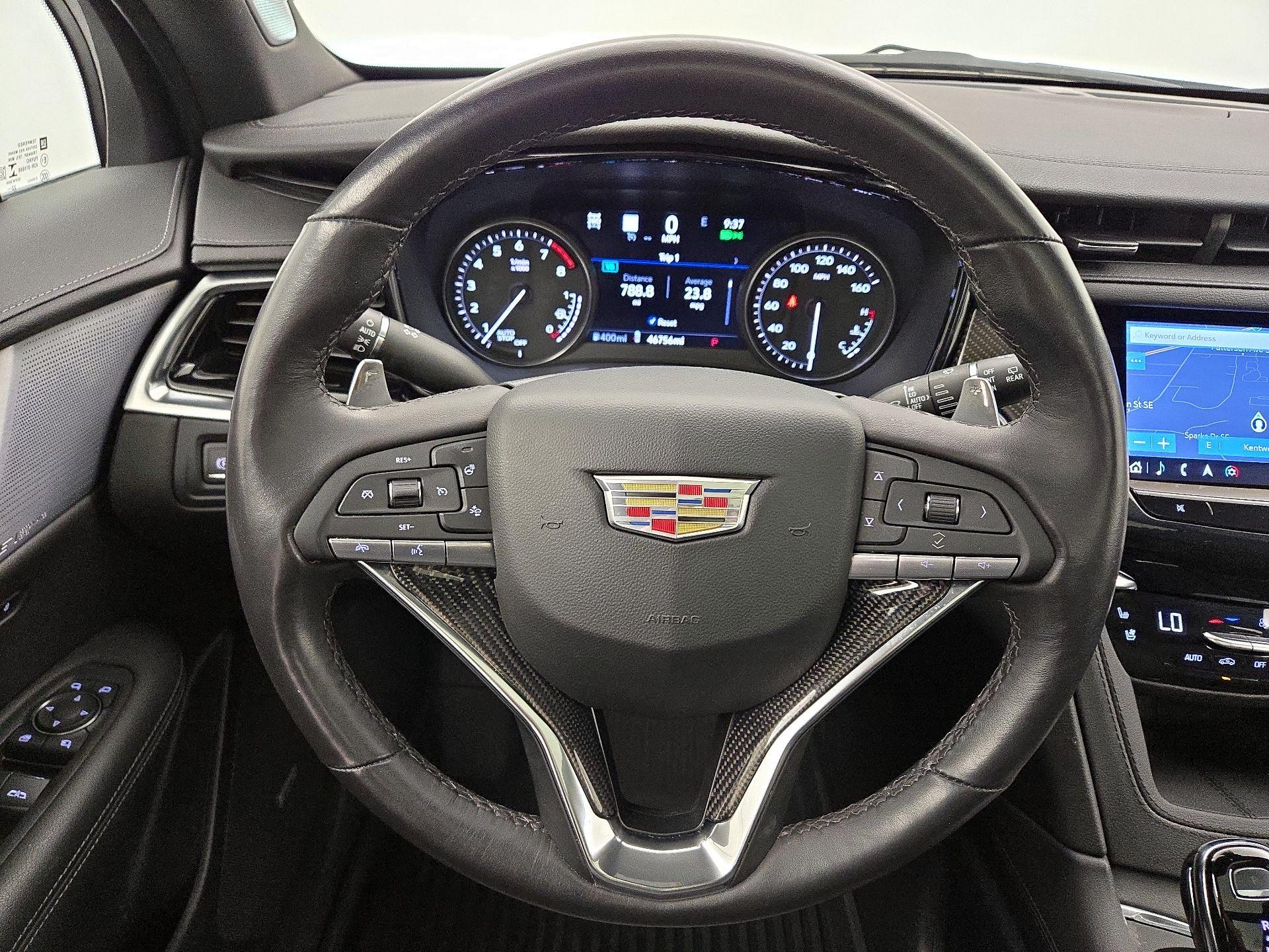 Thumbnail: 2023 Cadillac XT6 - 10