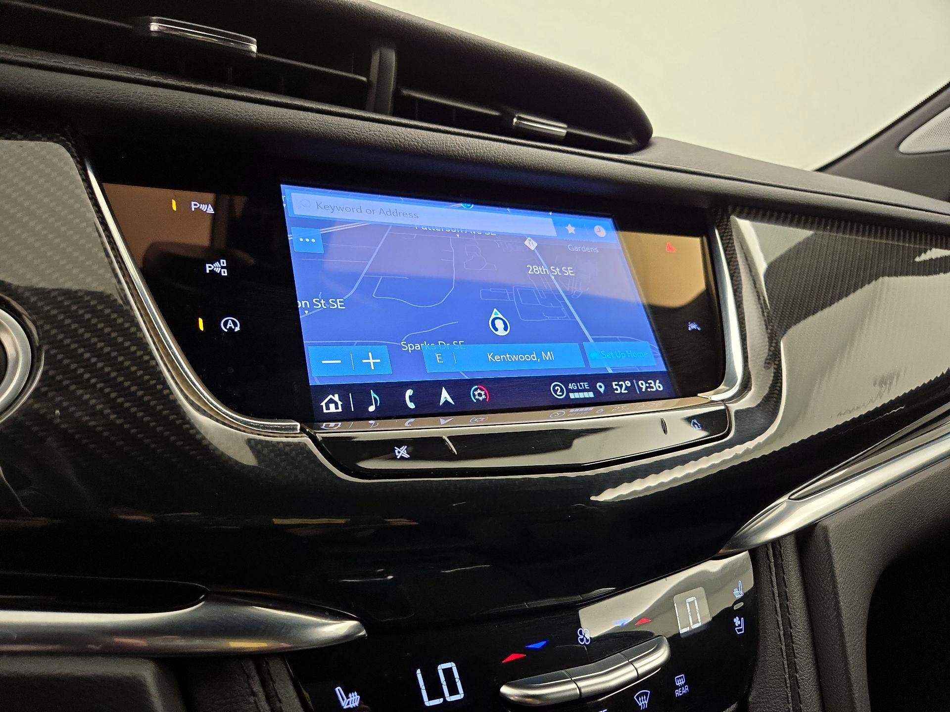 Thumbnail: 2023 Cadillac XT6 - 14
