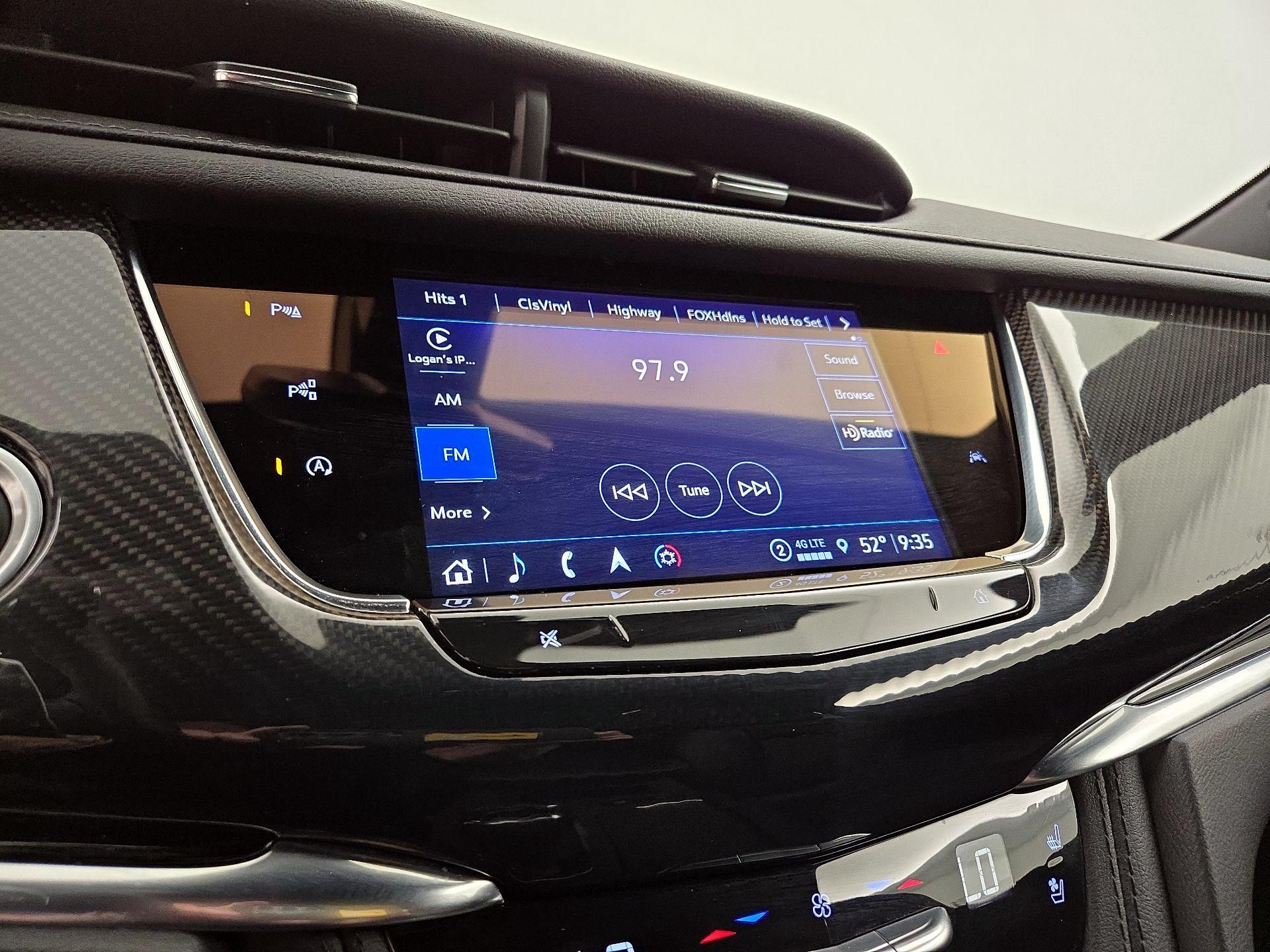 Thumbnail: 2023 Cadillac XT6 - 16