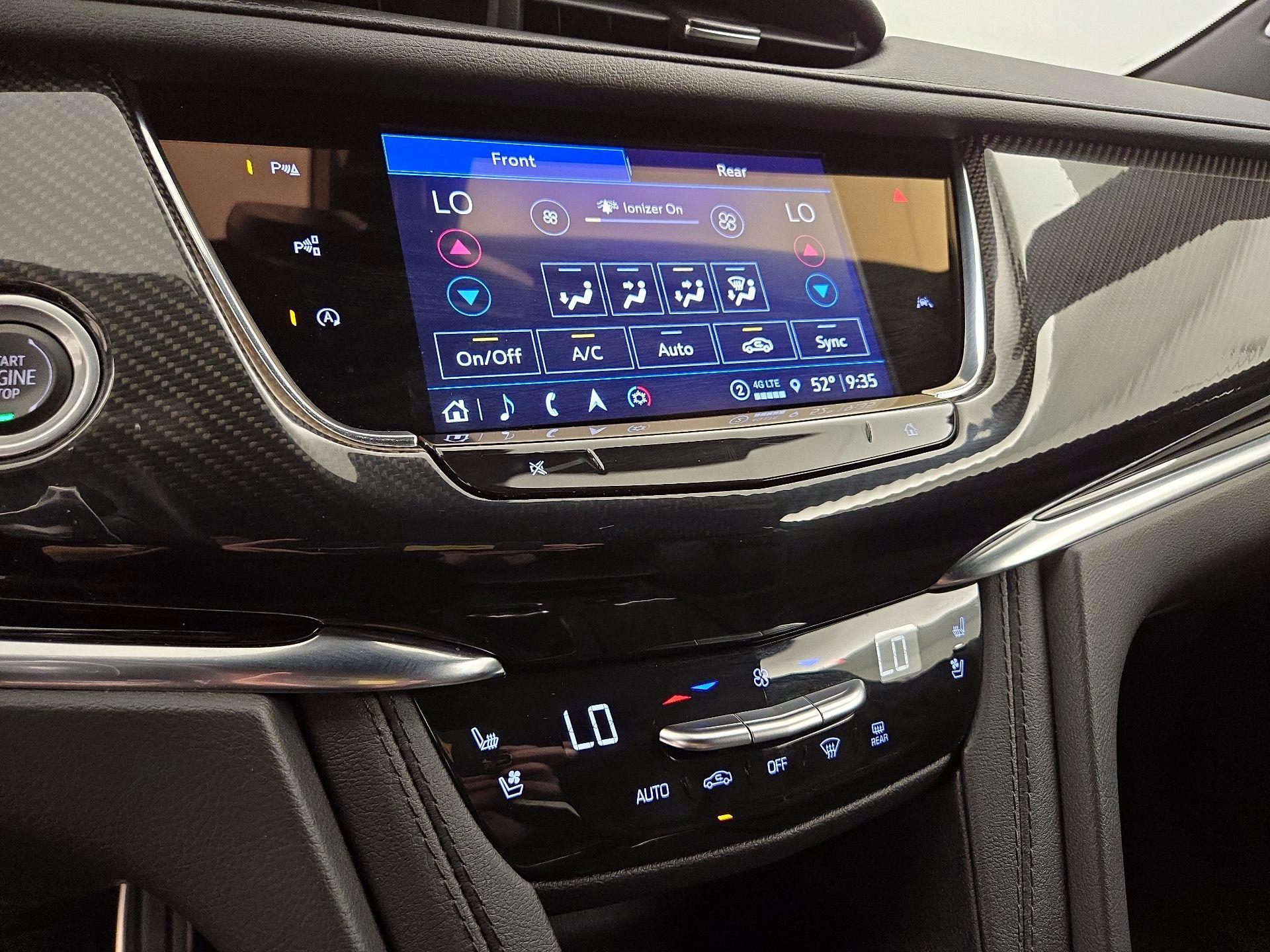 Thumbnail: 2023 Cadillac XT6 - 17