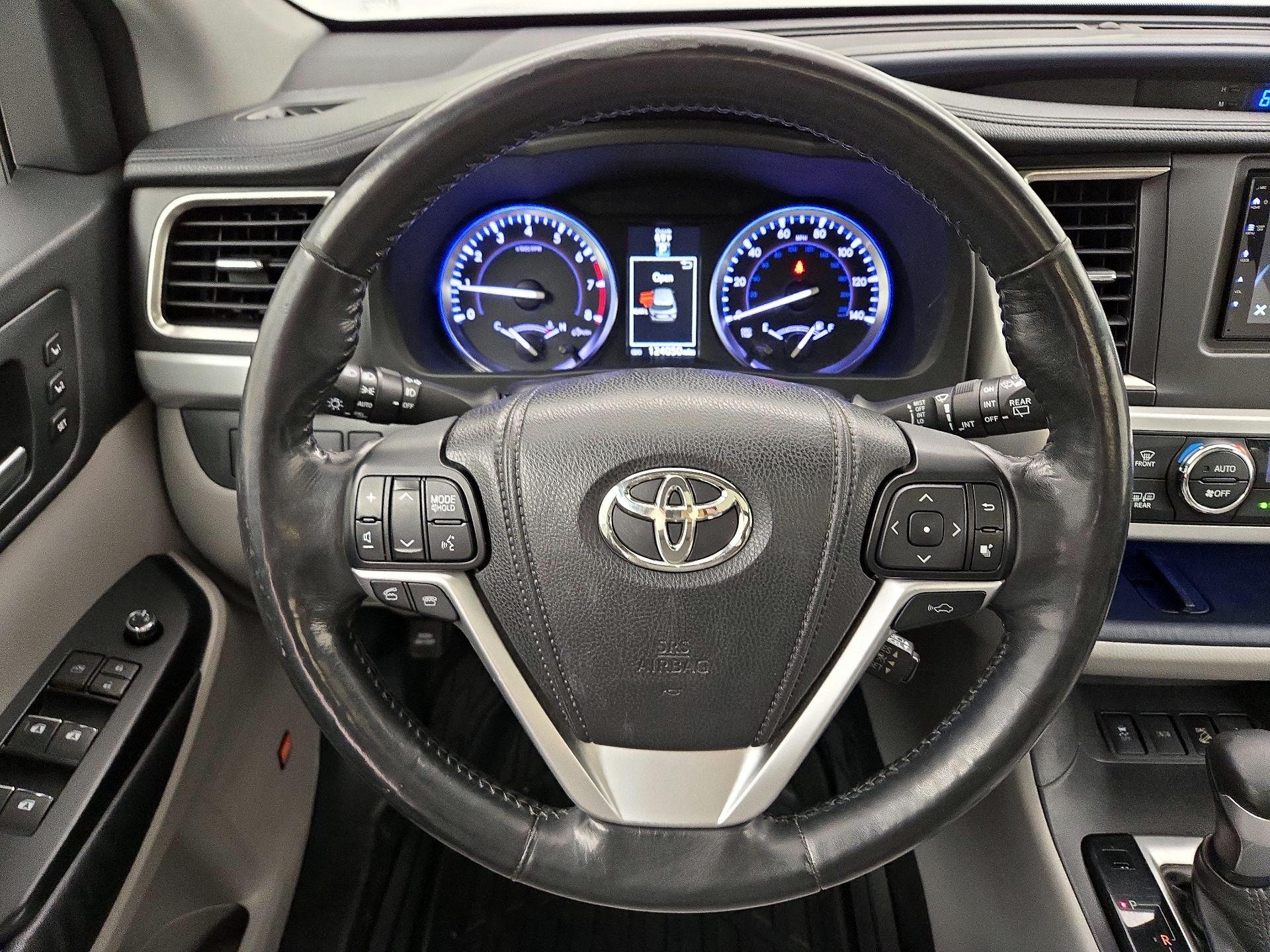 Thumbnail: 2014 Toyota Highlander - 10