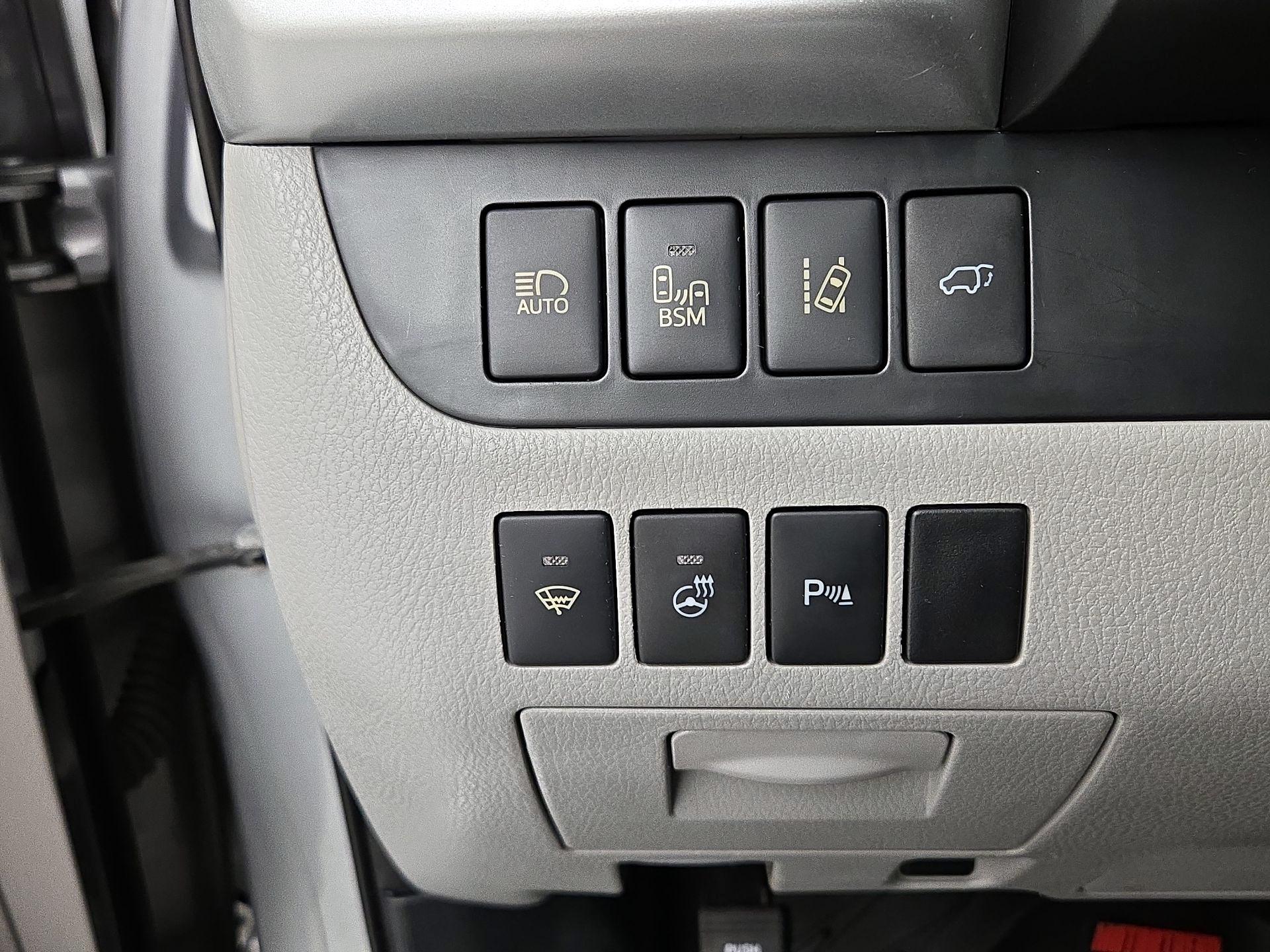Thumbnail: 2014 Toyota Highlander - 13