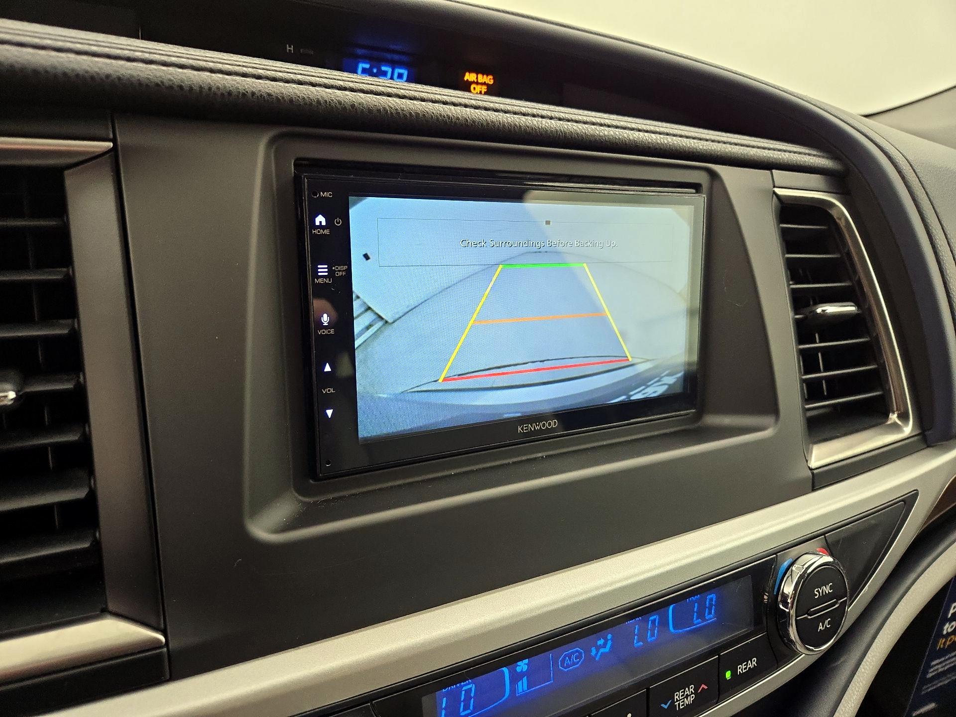 Thumbnail: 2014 Toyota Highlander - 14