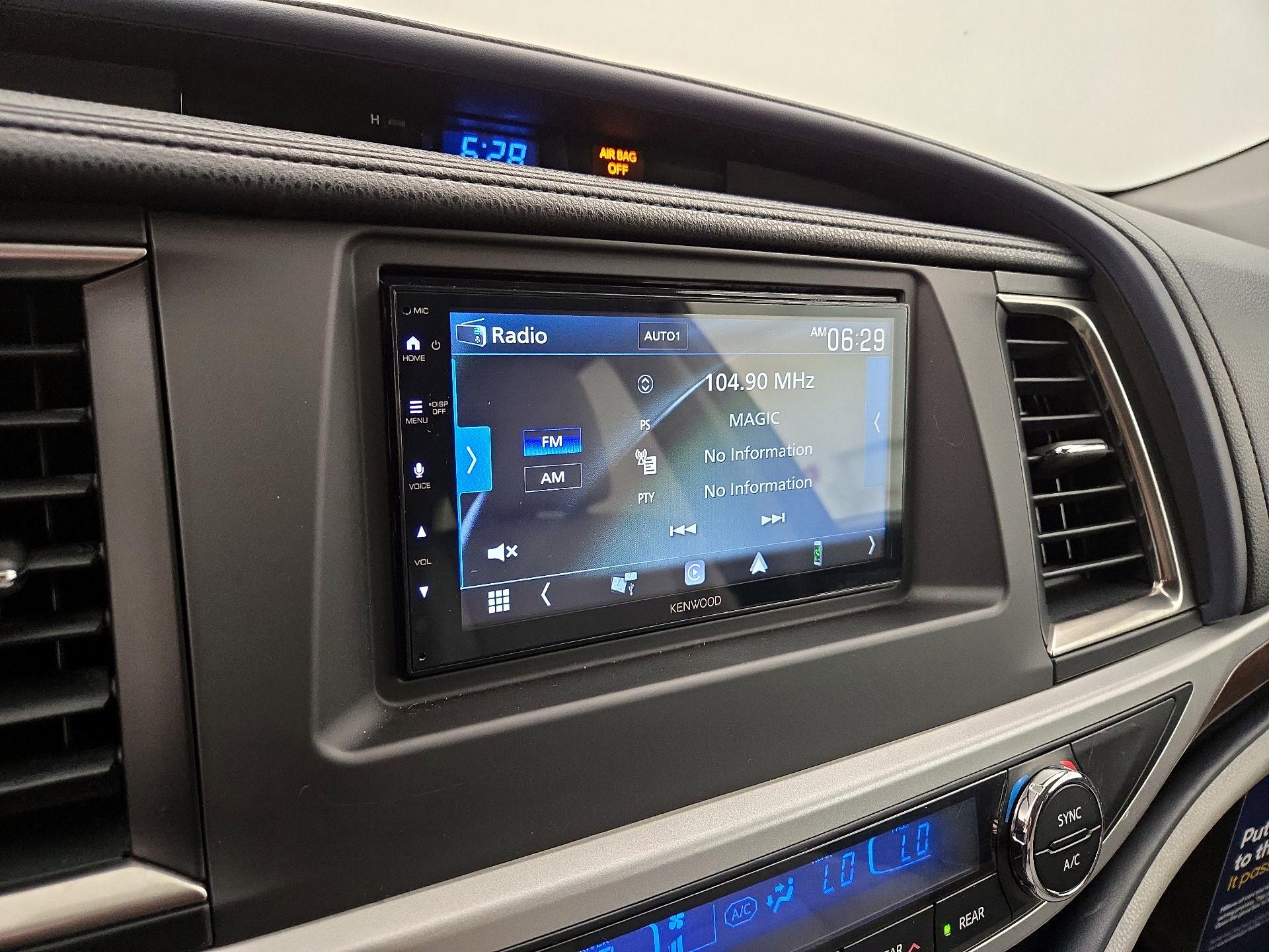 Thumbnail: 2014 Toyota Highlander - 15