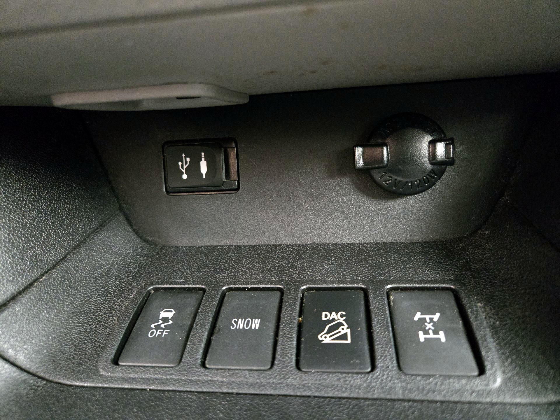 Thumbnail: 2014 Toyota Highlander - 18