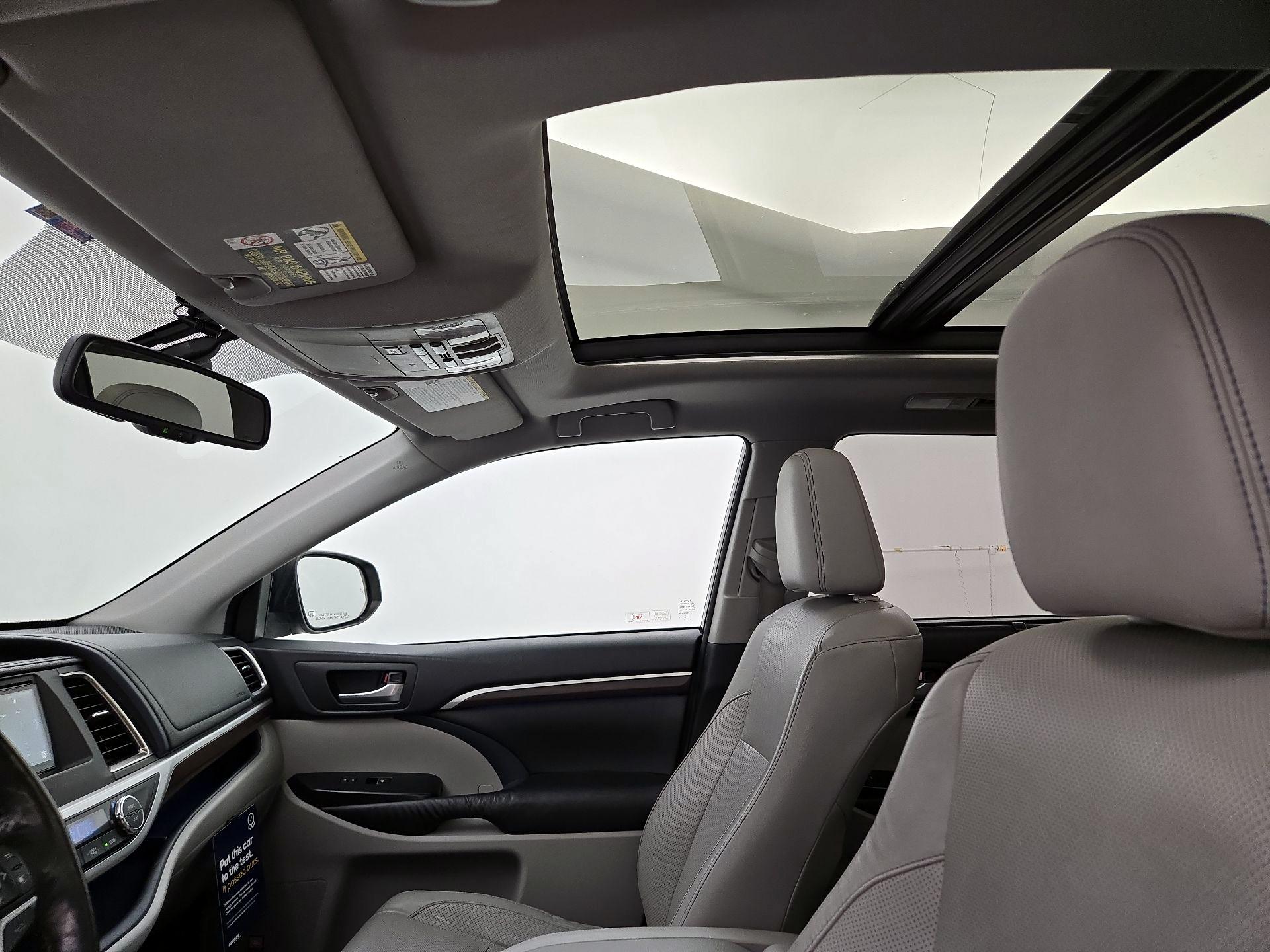 Thumbnail: 2014 Toyota Highlander - 19