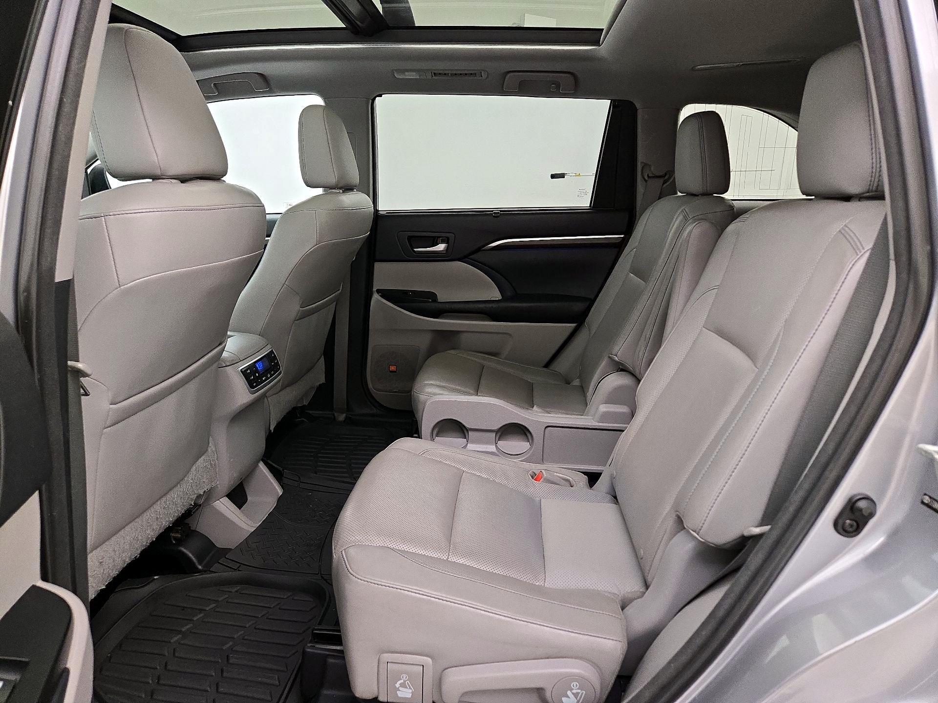 Thumbnail: 2014 Toyota Highlander - 20