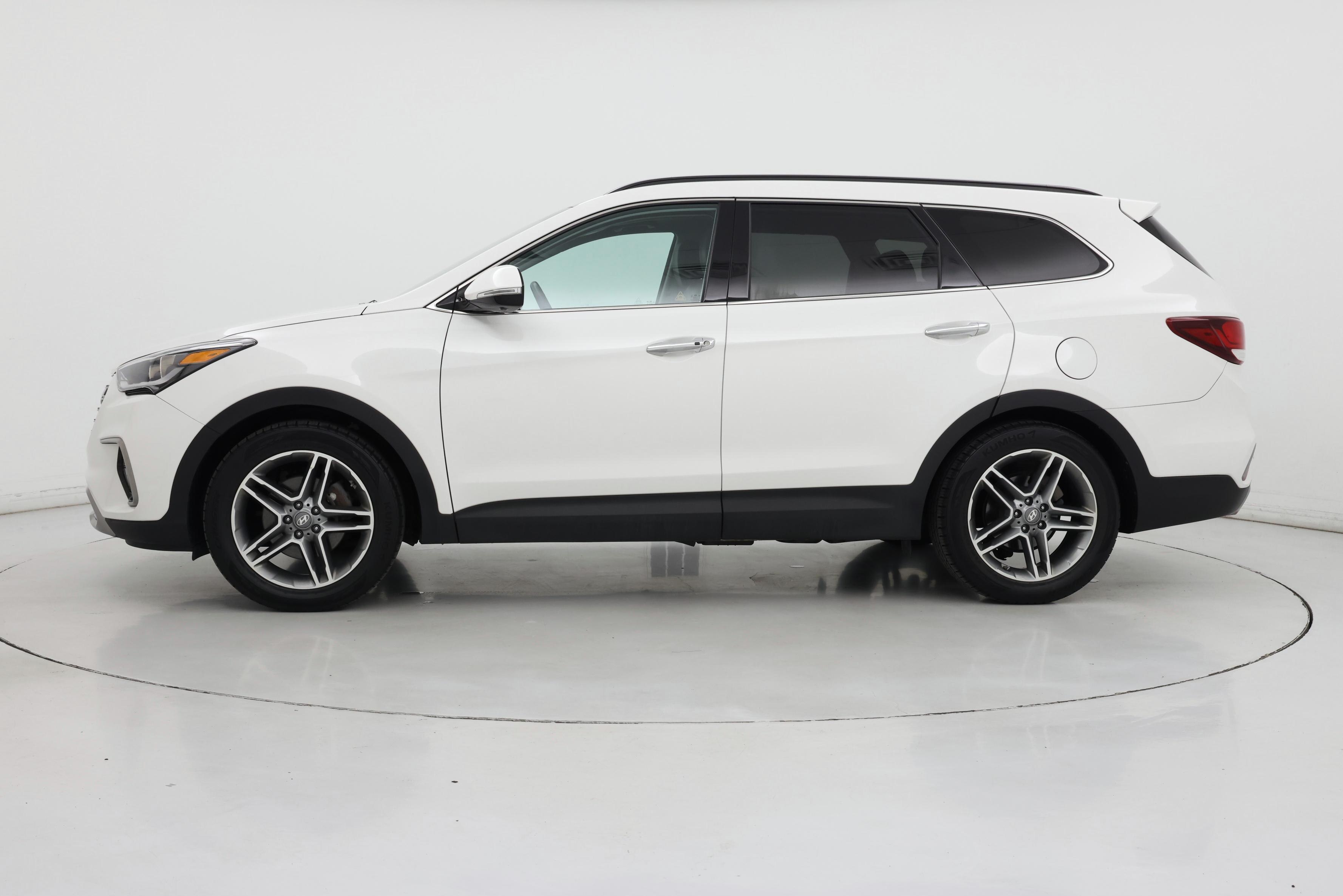 Thumbnail: 2018 Hyundai Santa Fe - 3