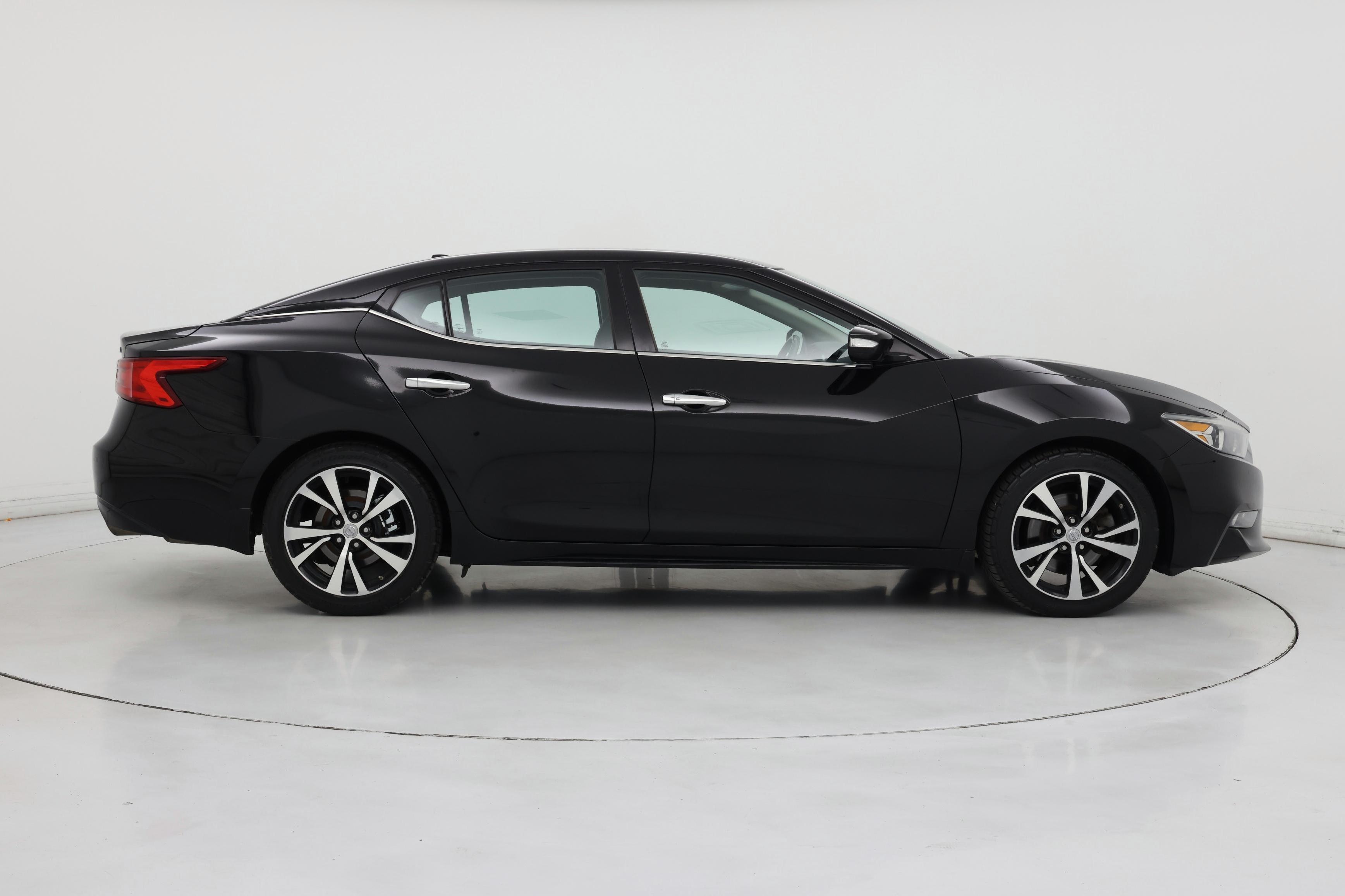 Thumbnail: 2017 Nissan Maxima - 7