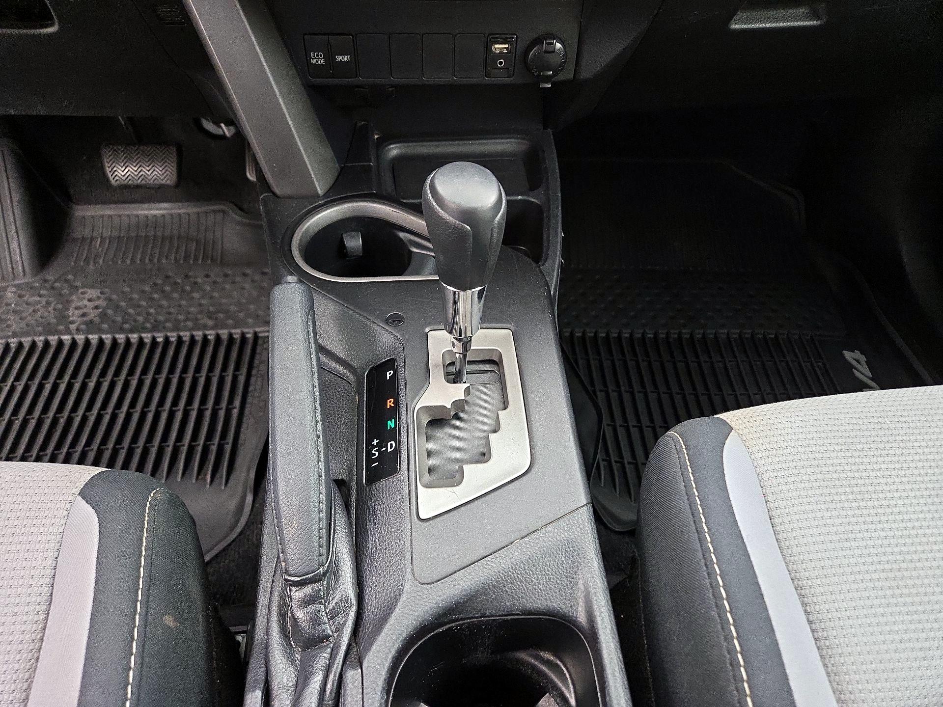 Thumbnail: 2018 Toyota RAV4 - 17