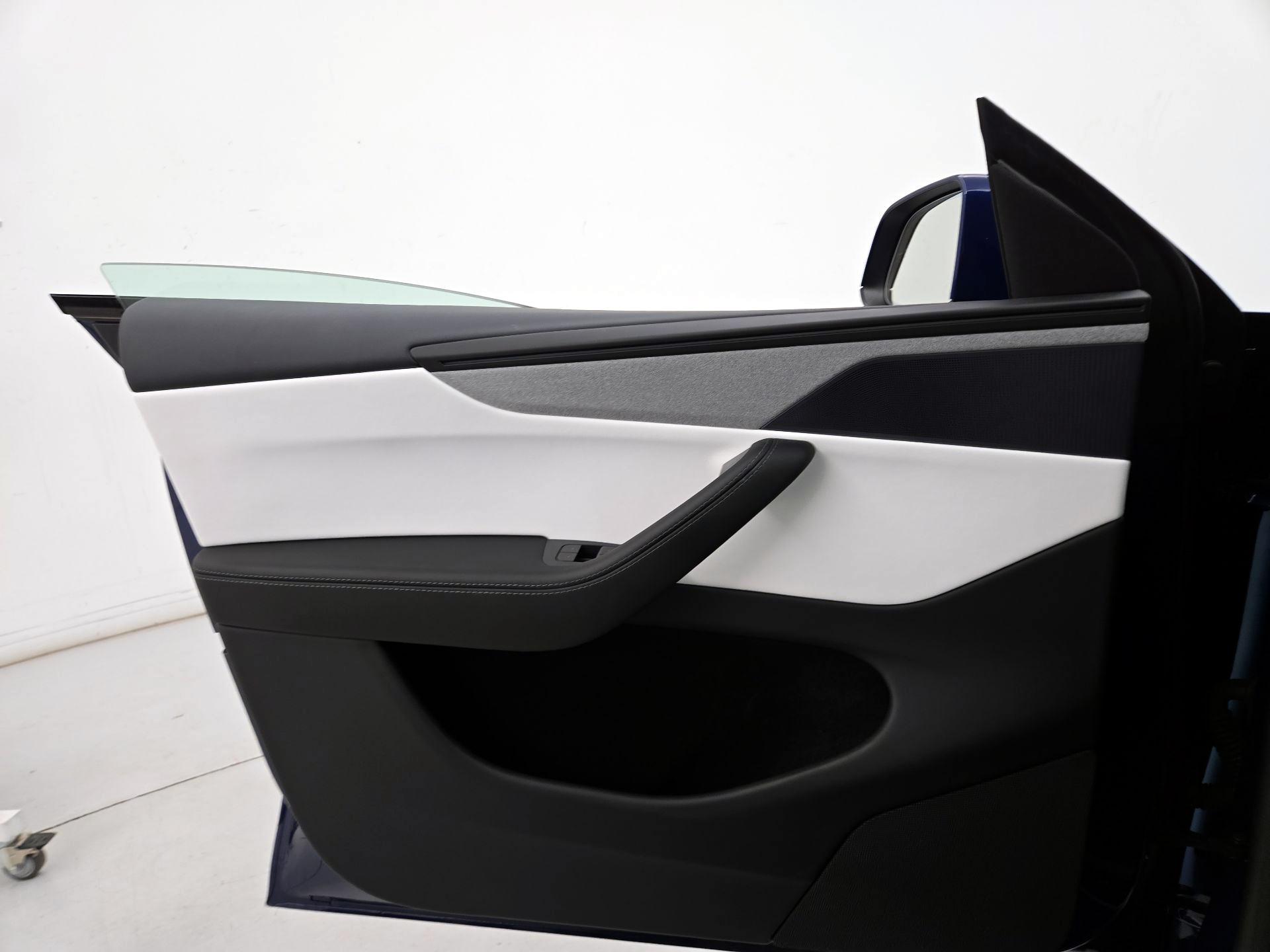 Thumbnail: 2026 Tesla Model Y - 12