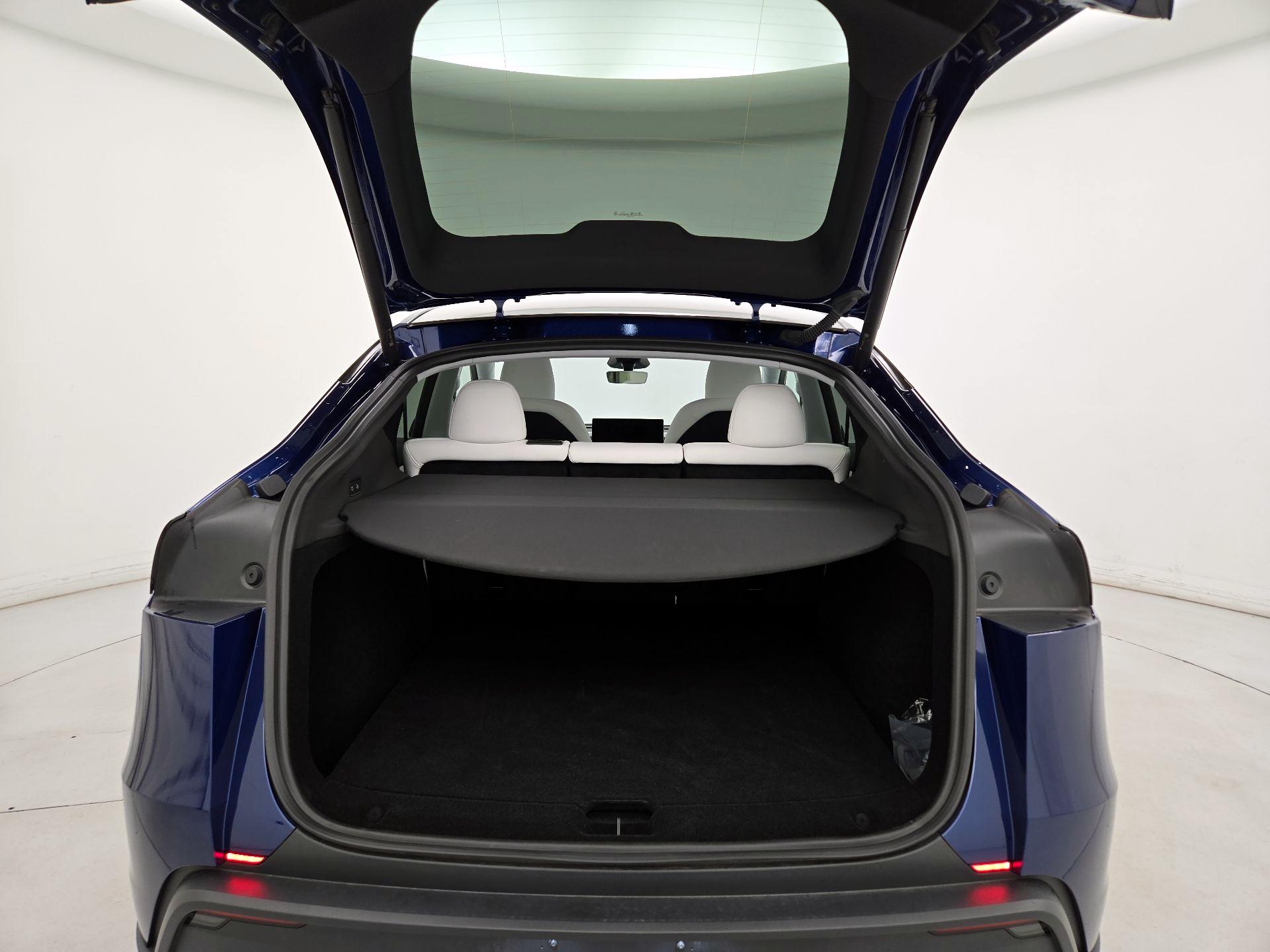 Thumbnail: 2026 Tesla Model Y - 19