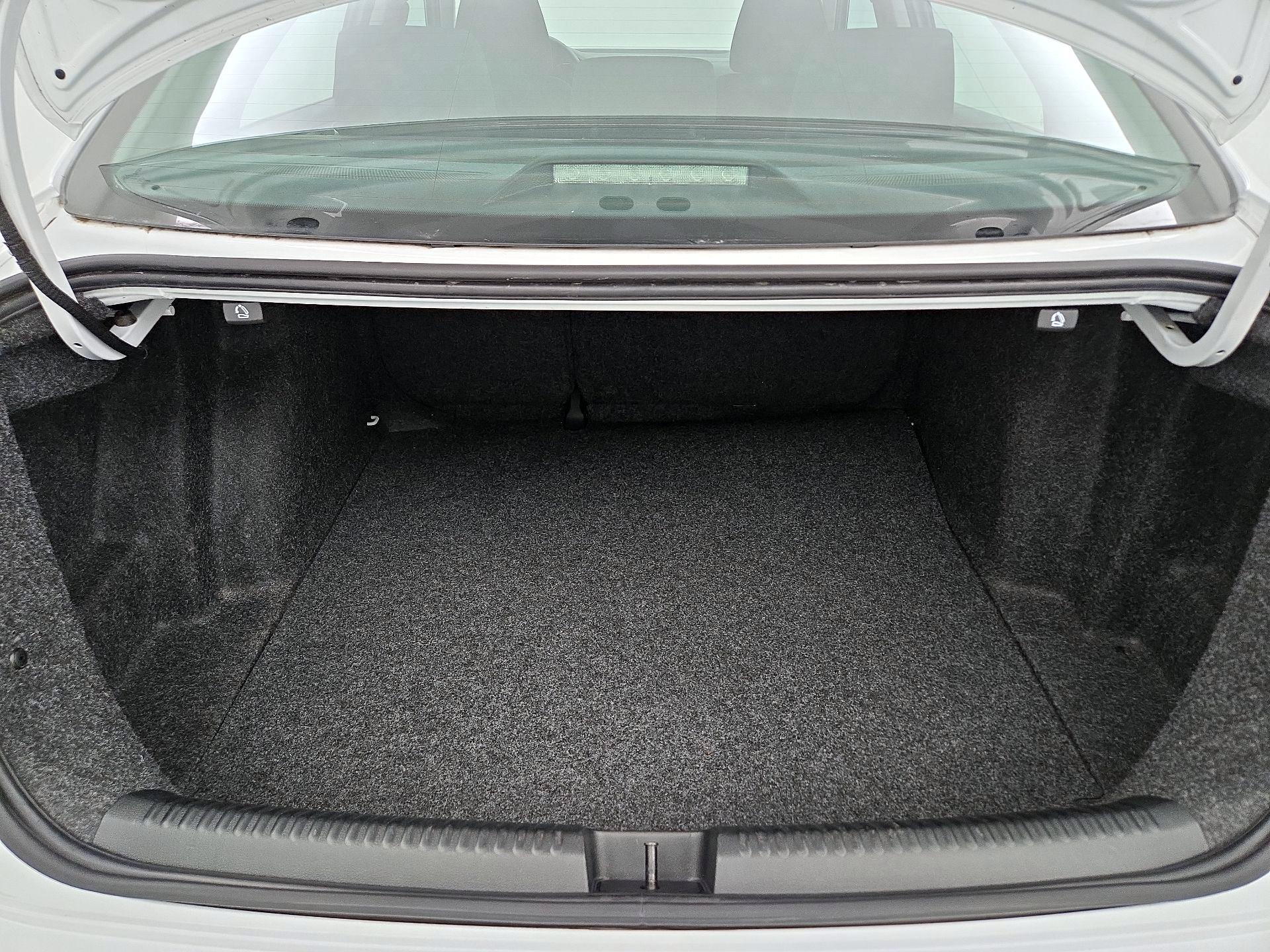 Thumbnail: 2016 Volkswagen Jetta - 19