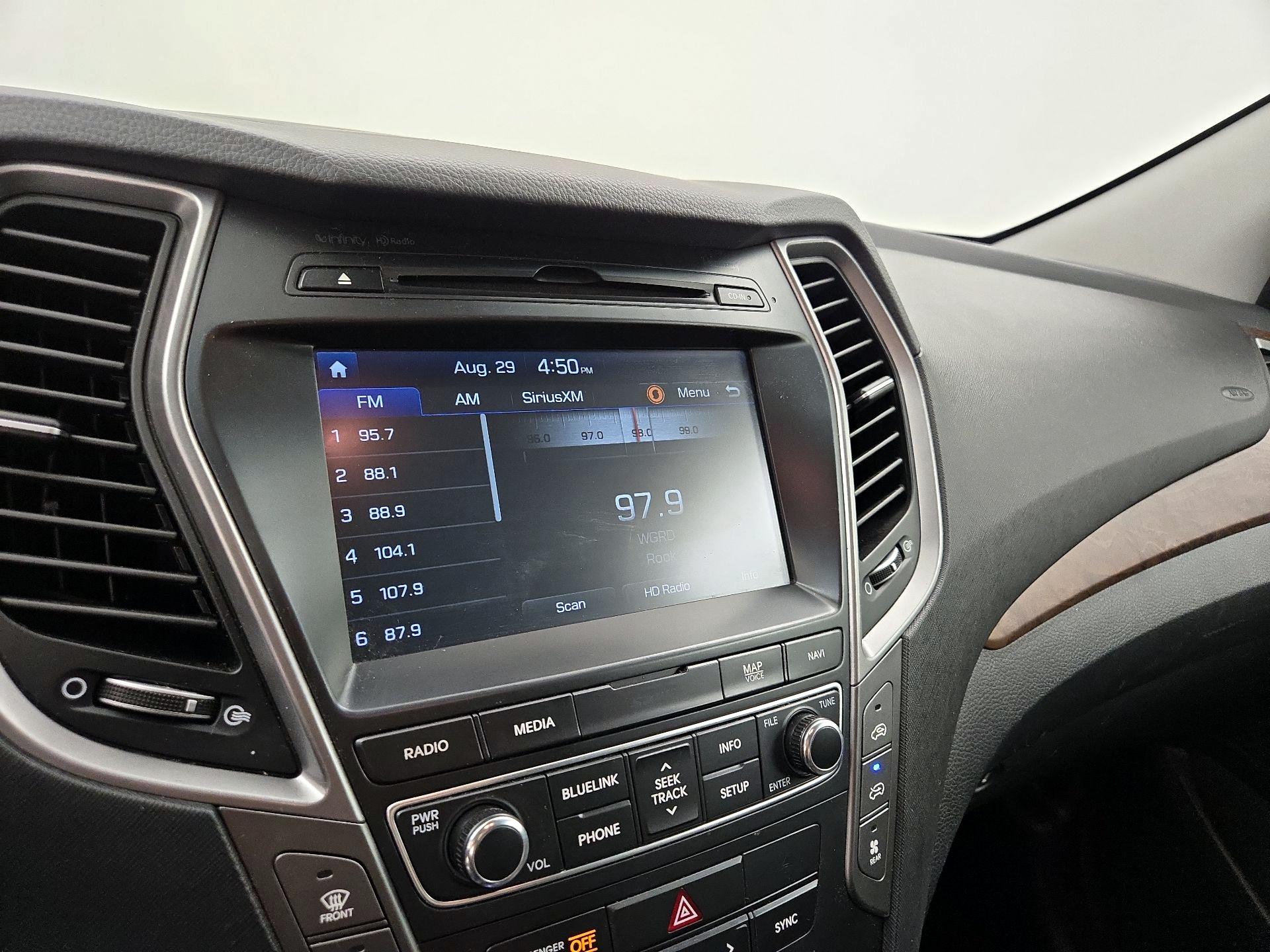 Thumbnail: 2018 Hyundai Santa Fe - 16
