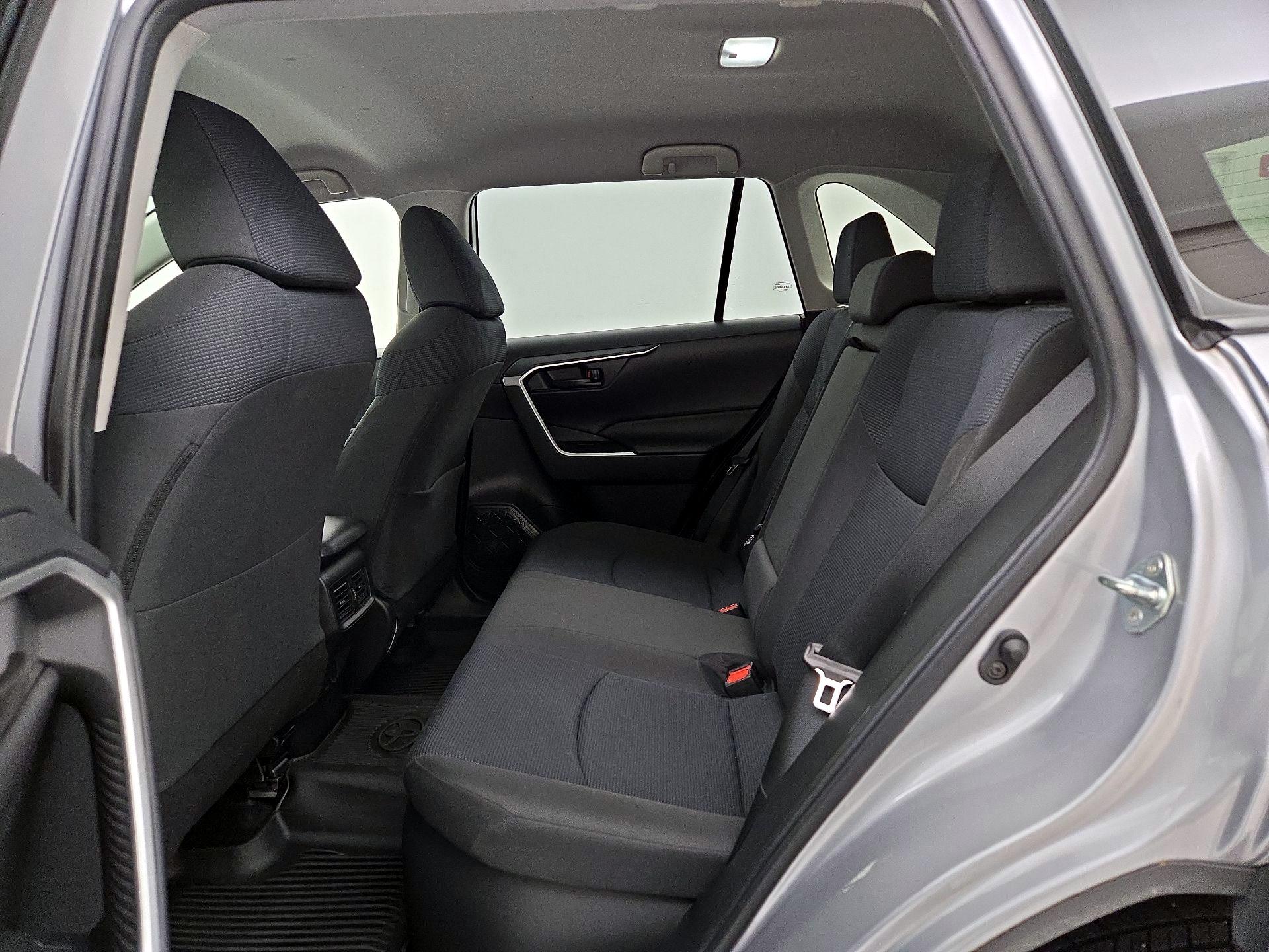 Thumbnail: 2022 Toyota RAV4 - 19