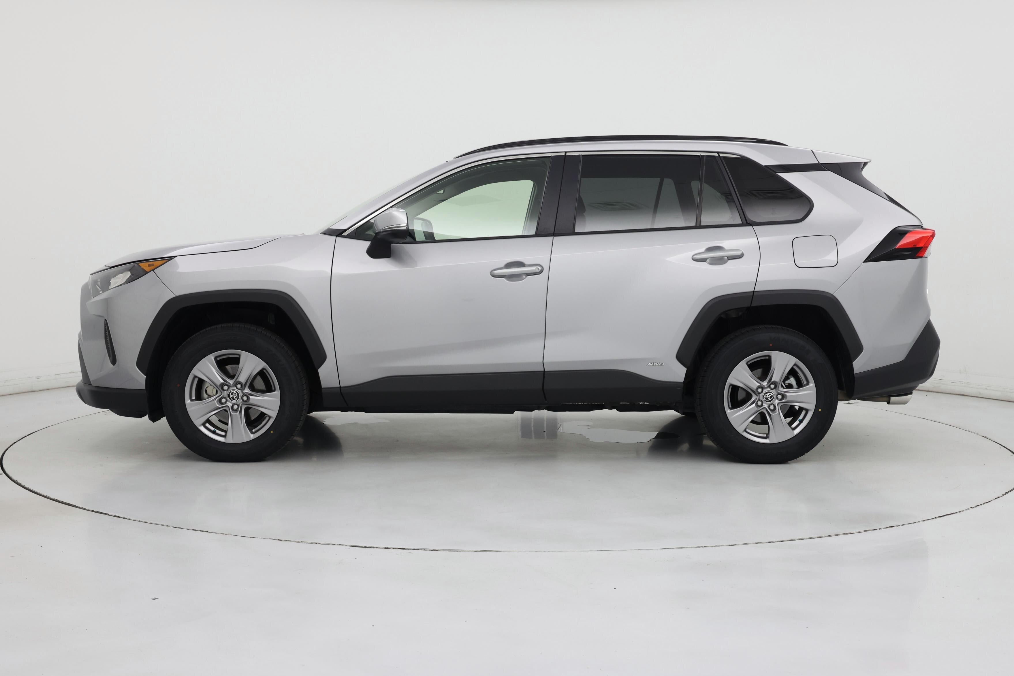 Thumbnail: 2022 Toyota RAV4 - 3