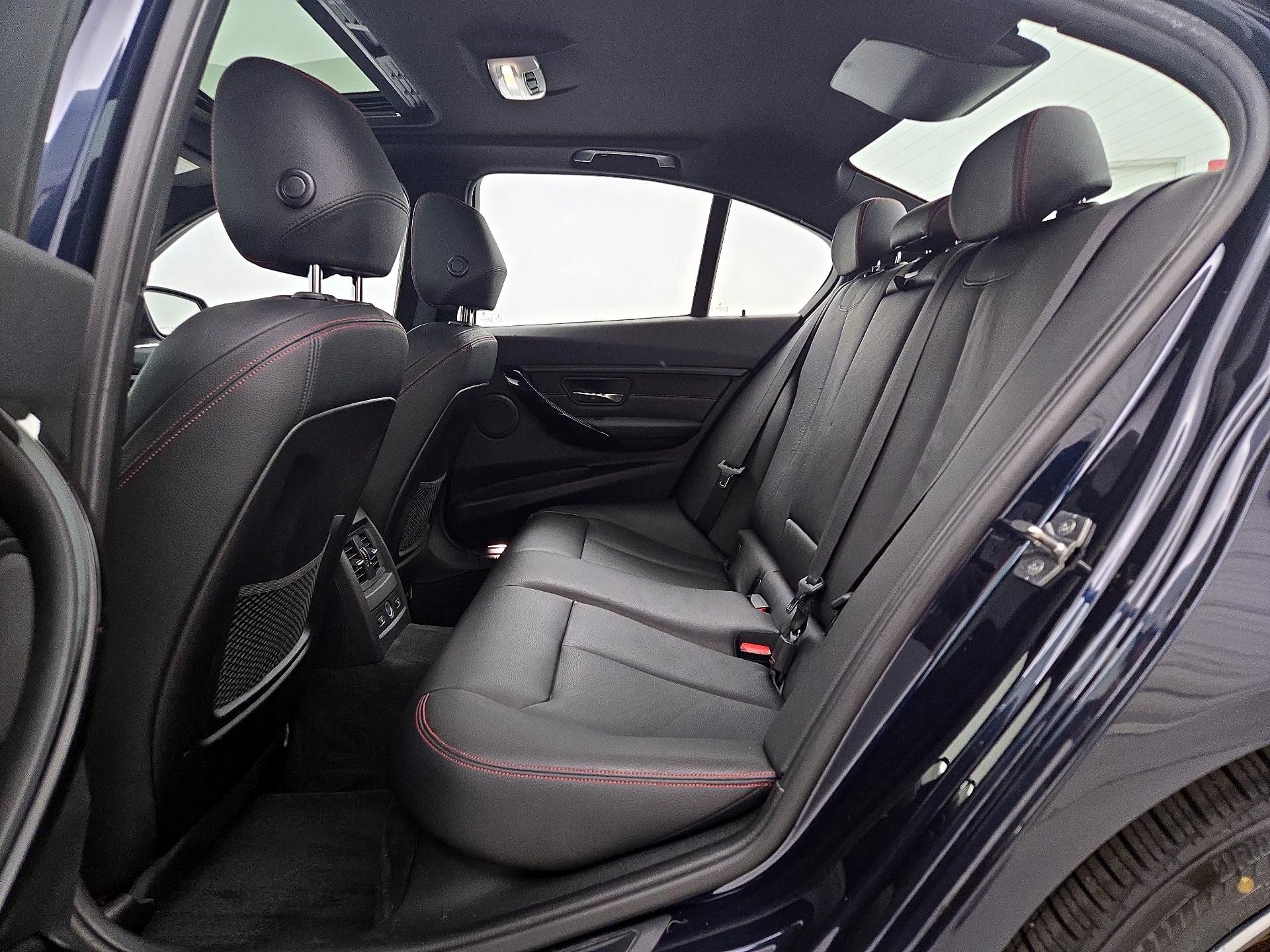 Thumbnail: 2015 BMW 3 Series - 20