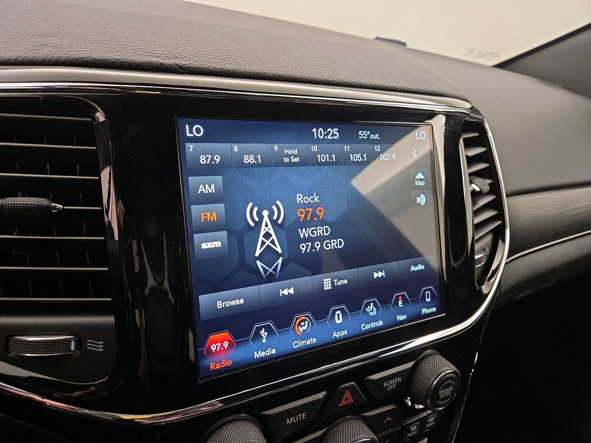 Thumbnail: 2019 Jeep Grand Cherokee - 16