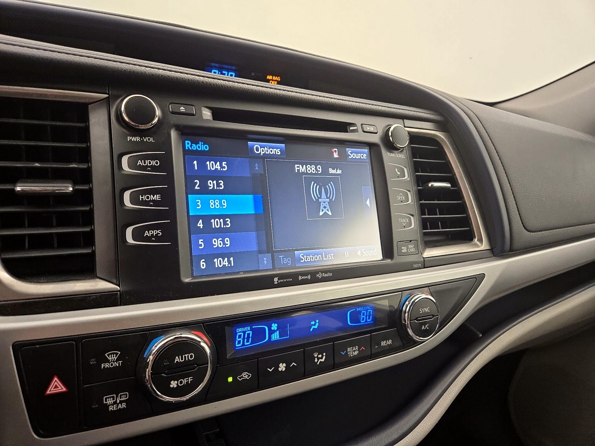 Thumbnail: 2018 Toyota Highlander - 15