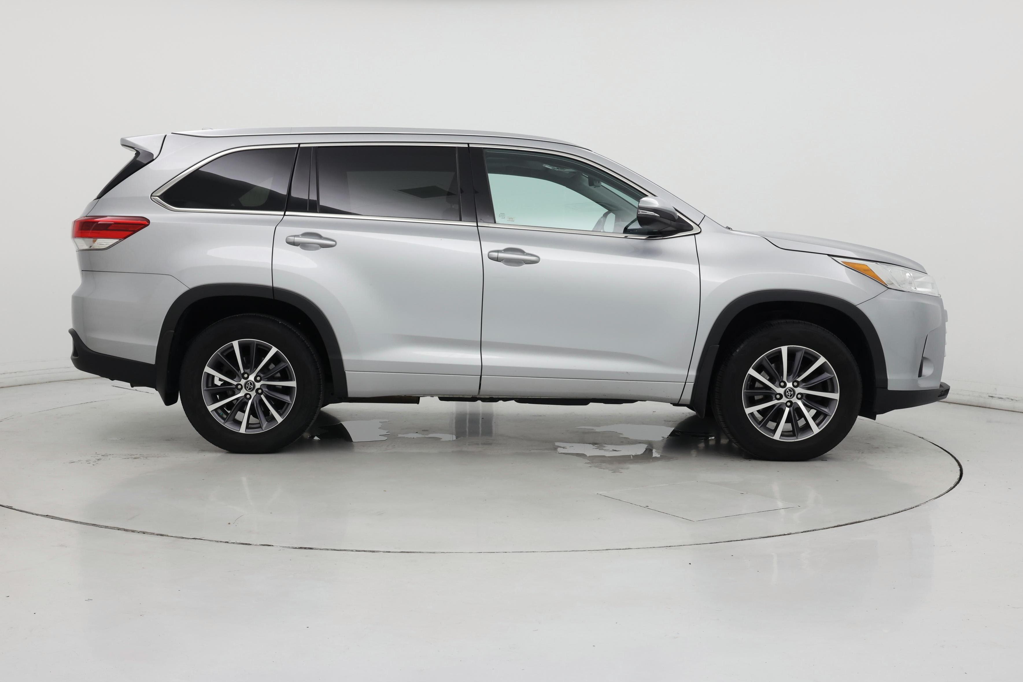 Thumbnail: 2018 Toyota Highlander - 7