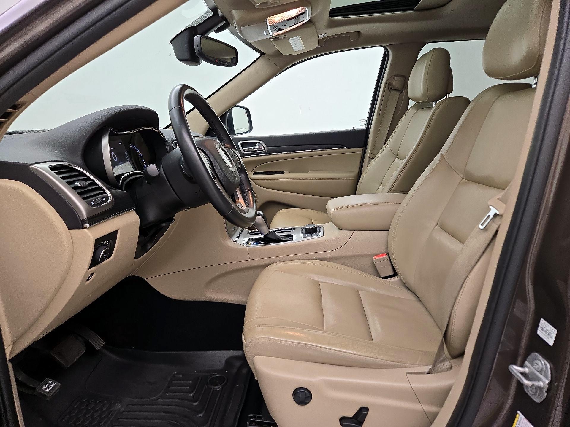 Thumbnail: 2019 Jeep Grand Cherokee - 11