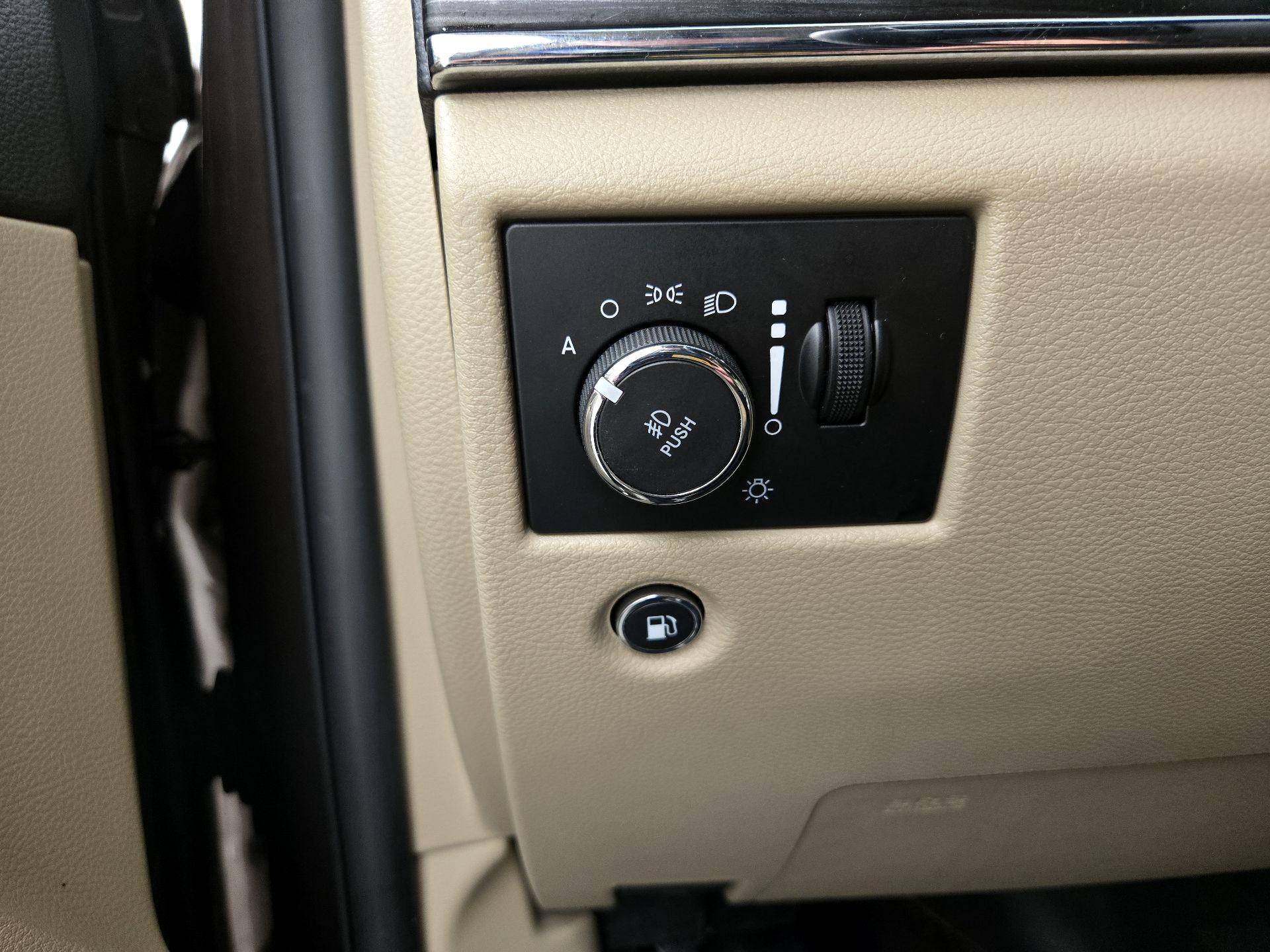 Thumbnail: 2019 Jeep Grand Cherokee - 13