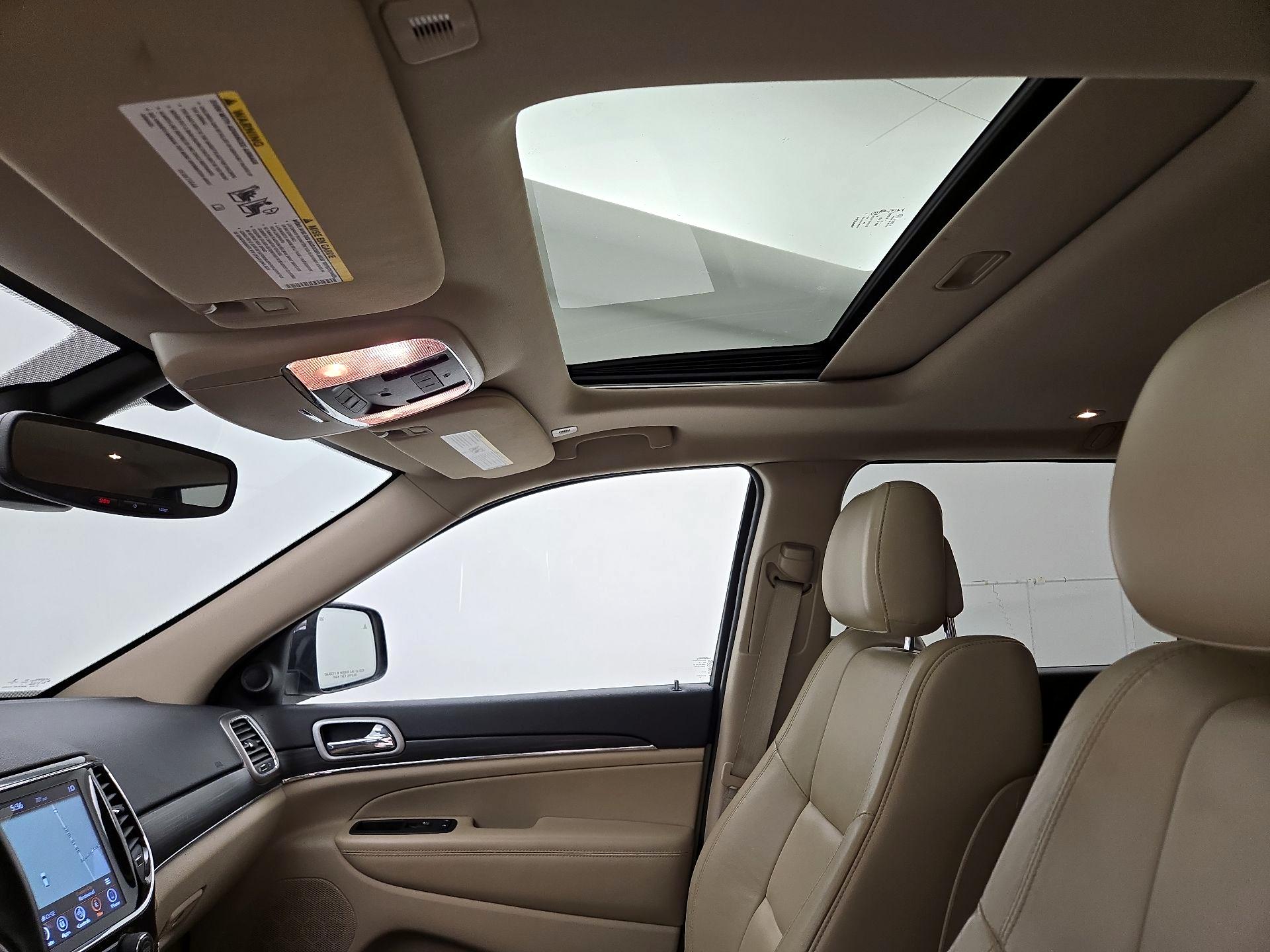 Thumbnail: 2019 Jeep Grand Cherokee - 20