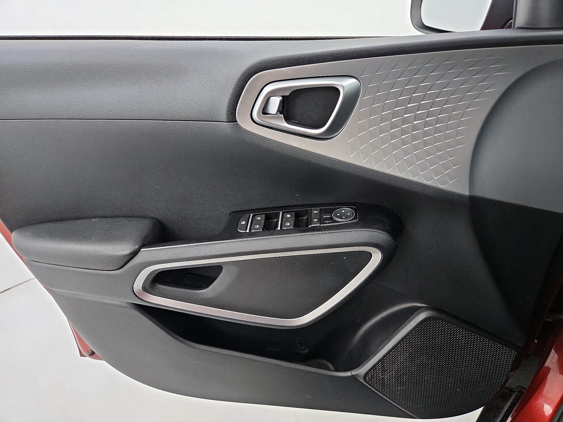Thumbnail: 2020 Kia Soul - 12