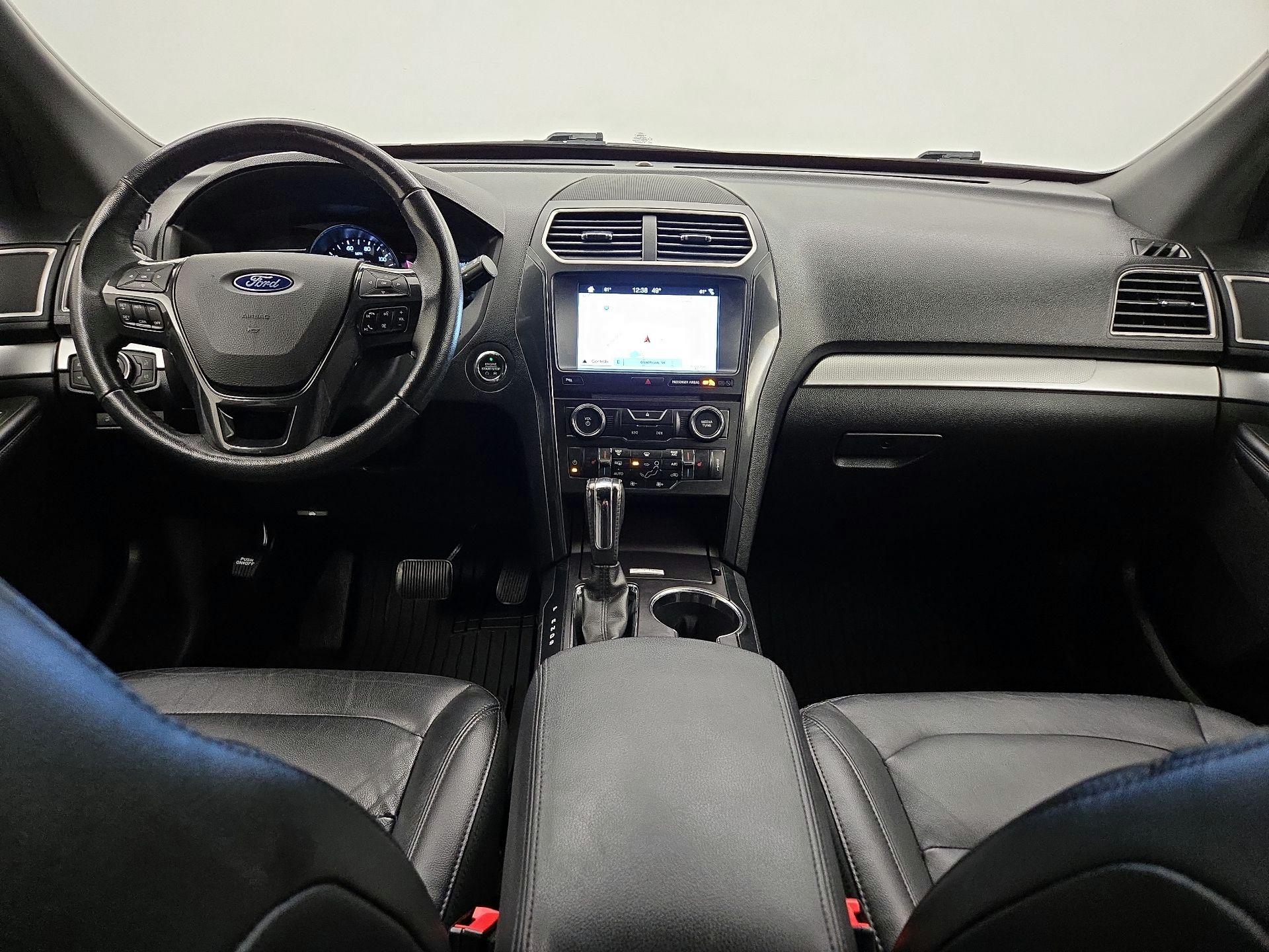 Thumbnail: 2017 Ford Explorer - 9