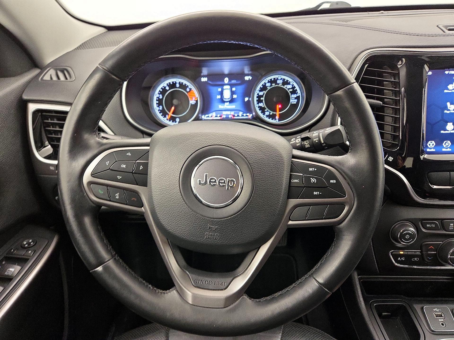 Thumbnail: 2019 Jeep Cherokee - 10