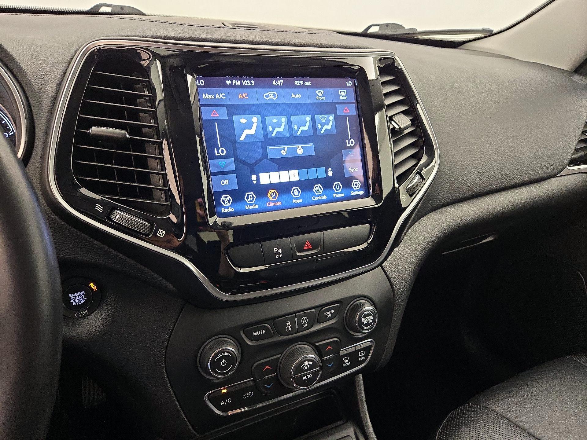 Thumbnail: 2019 Jeep Cherokee - 16
