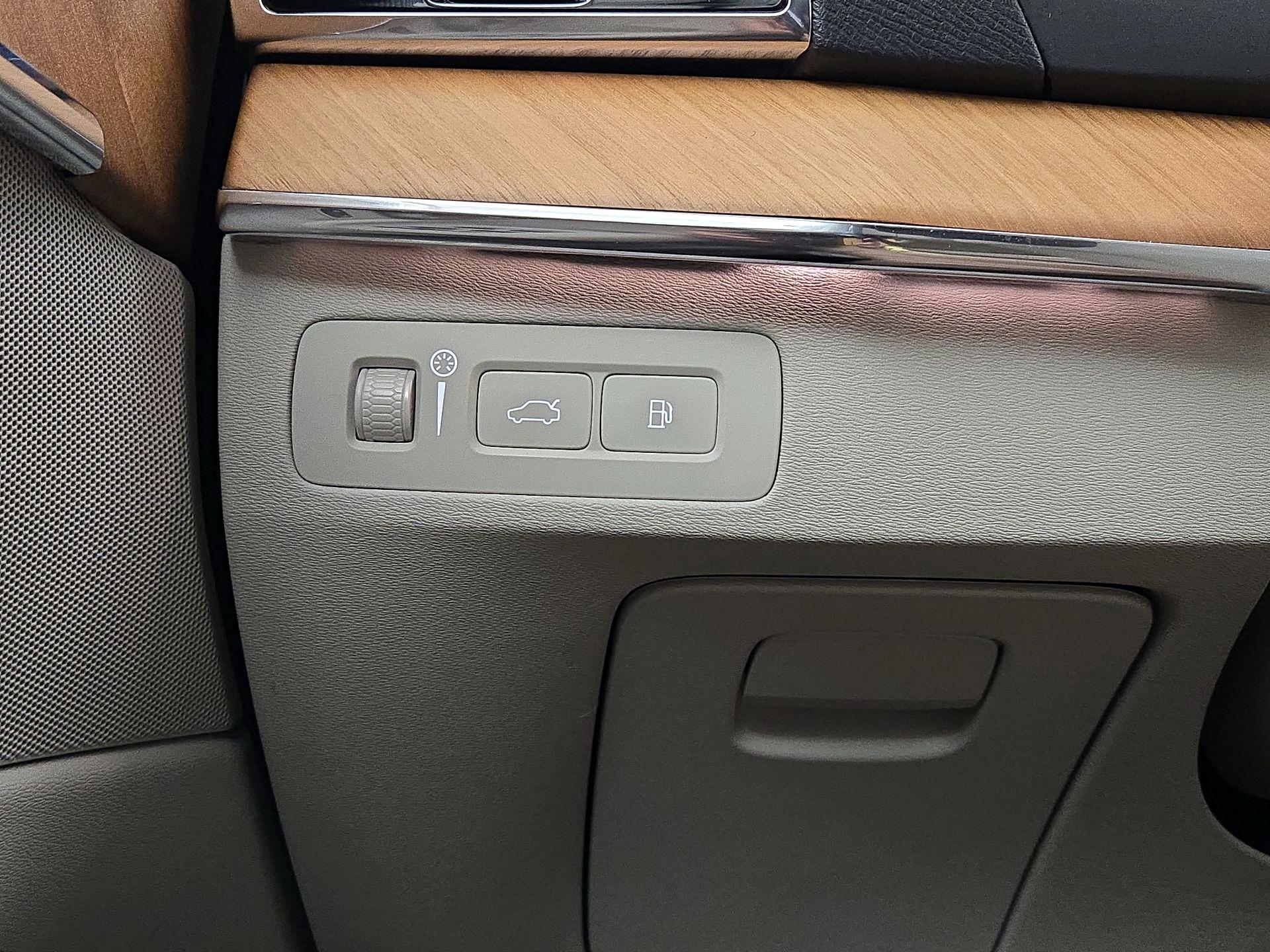 Thumbnail: 2021 Volvo XC90 - 13