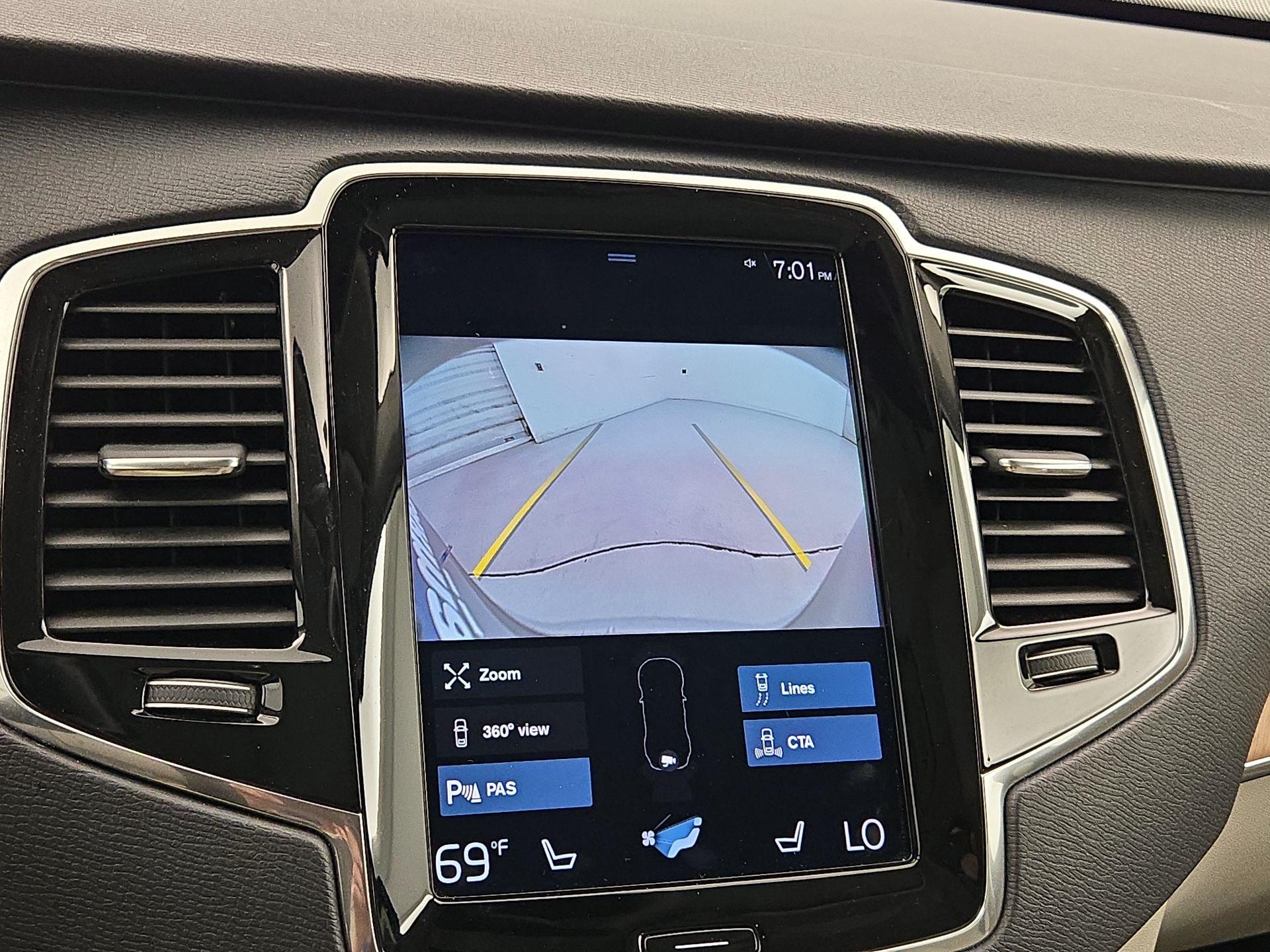 Thumbnail: 2021 Volvo XC90 - 15