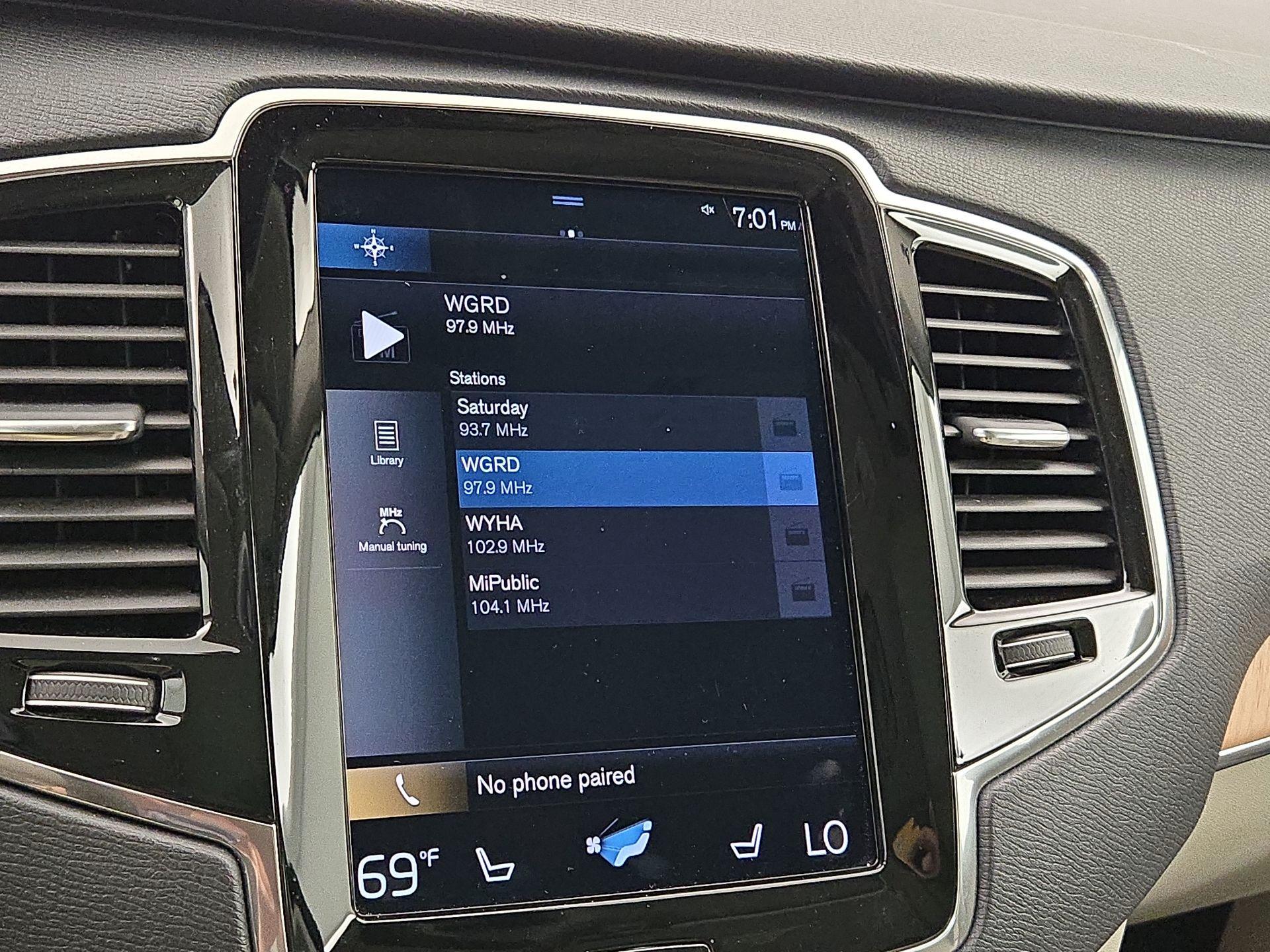 Thumbnail: 2021 Volvo XC90 - 16