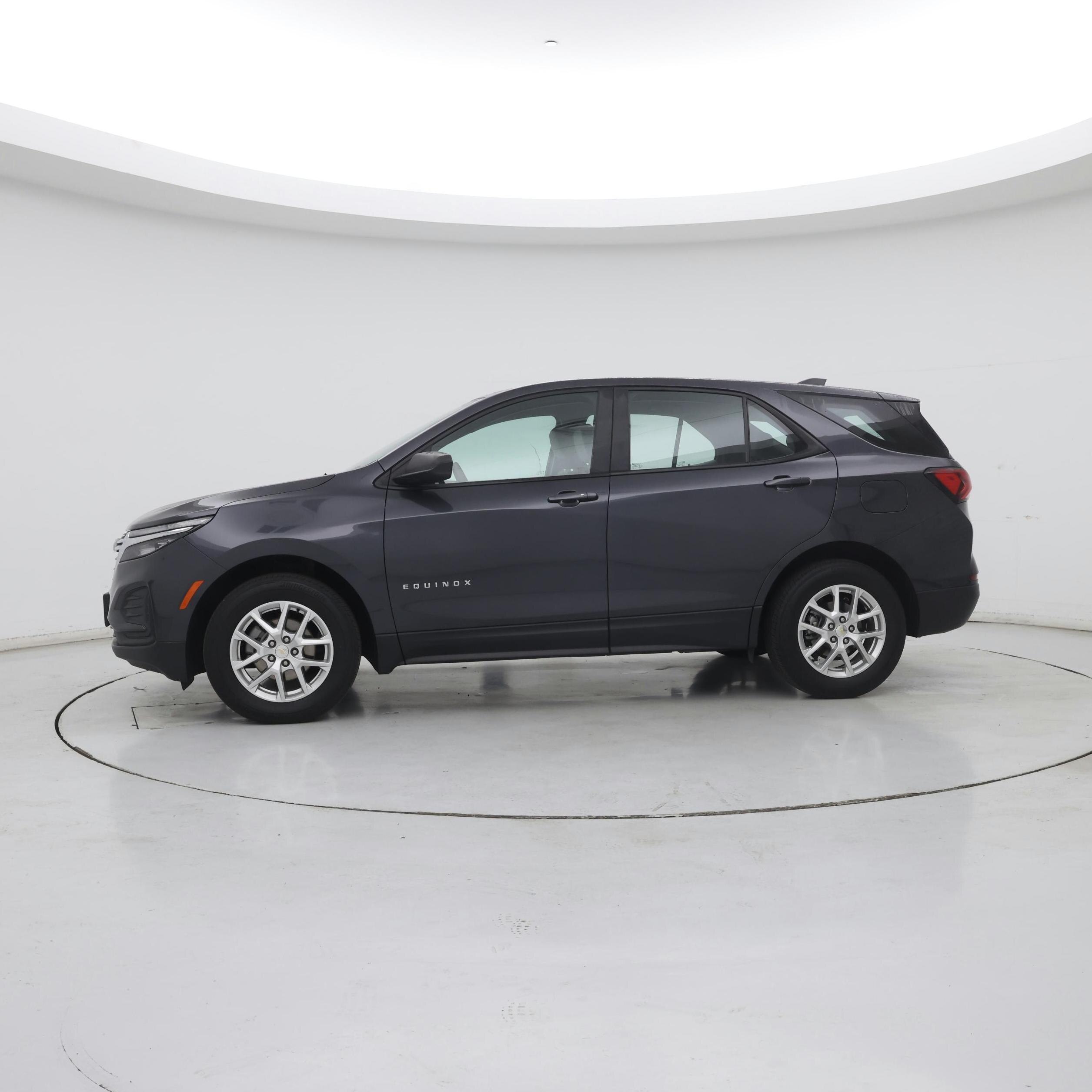 Thumbnail: 2022 Chevrolet Equinox - 3