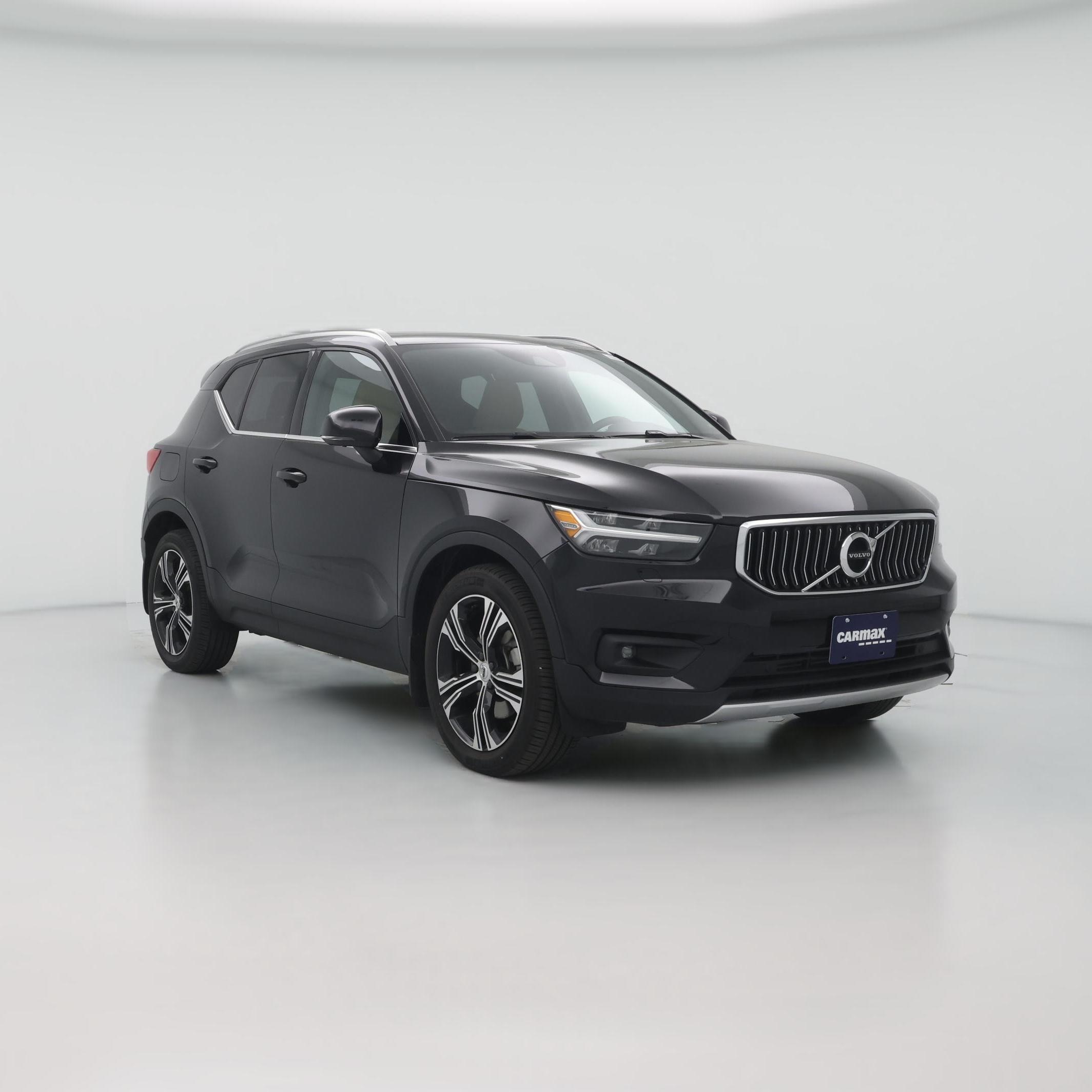 Thumbnail: 2022 Volvo XC40 - 1