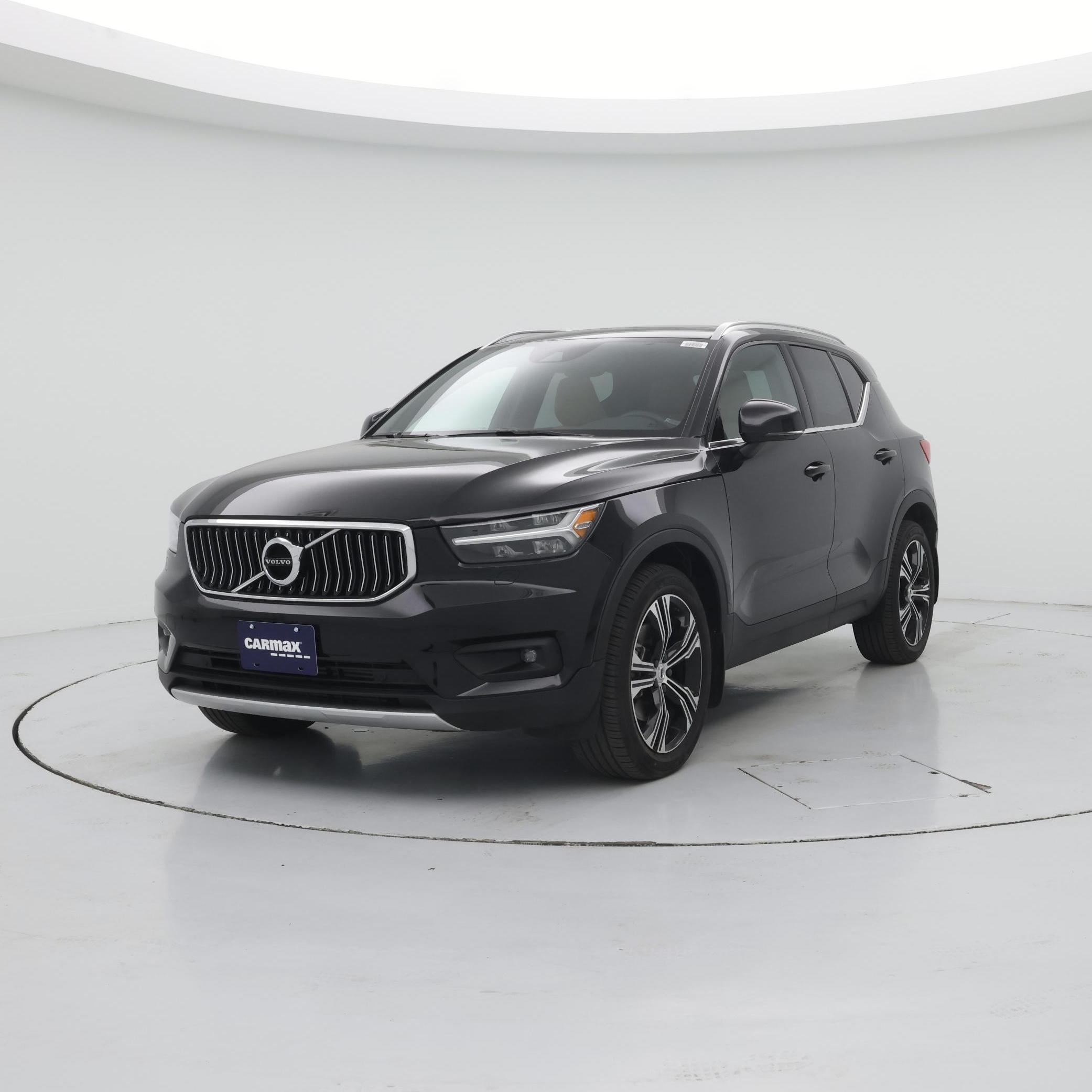 Thumbnail: 2022 Volvo XC40 - 4